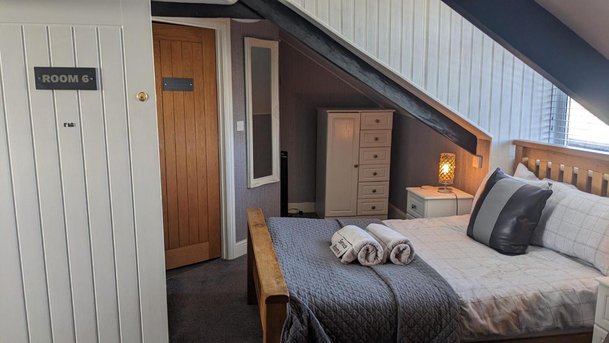 Croyland 3* Tenby
