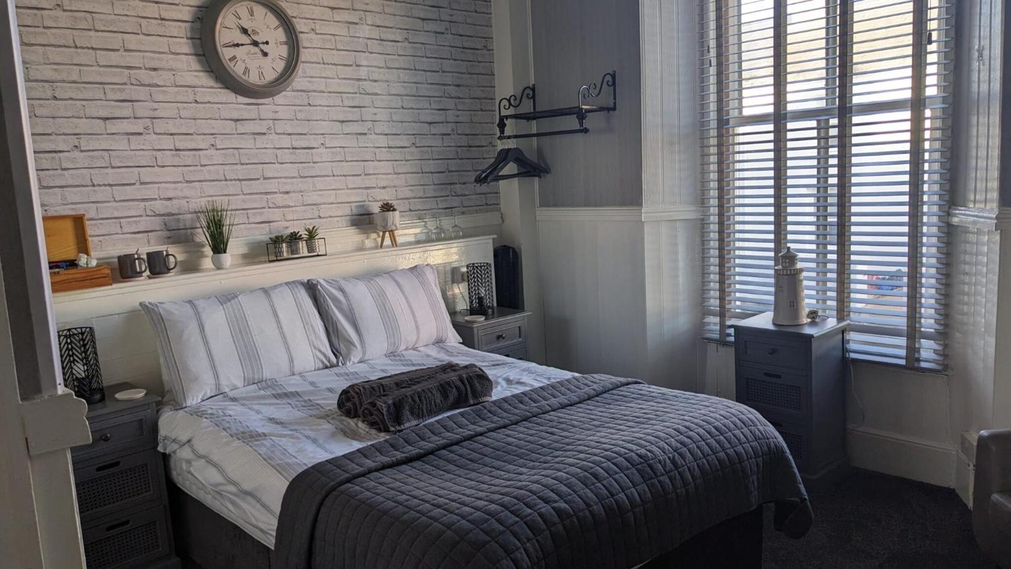 Croyland Guest house Tenby
