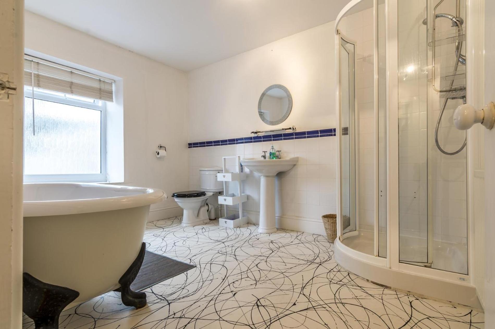 Shell - 2 Bedroom - Holiday home Tenby