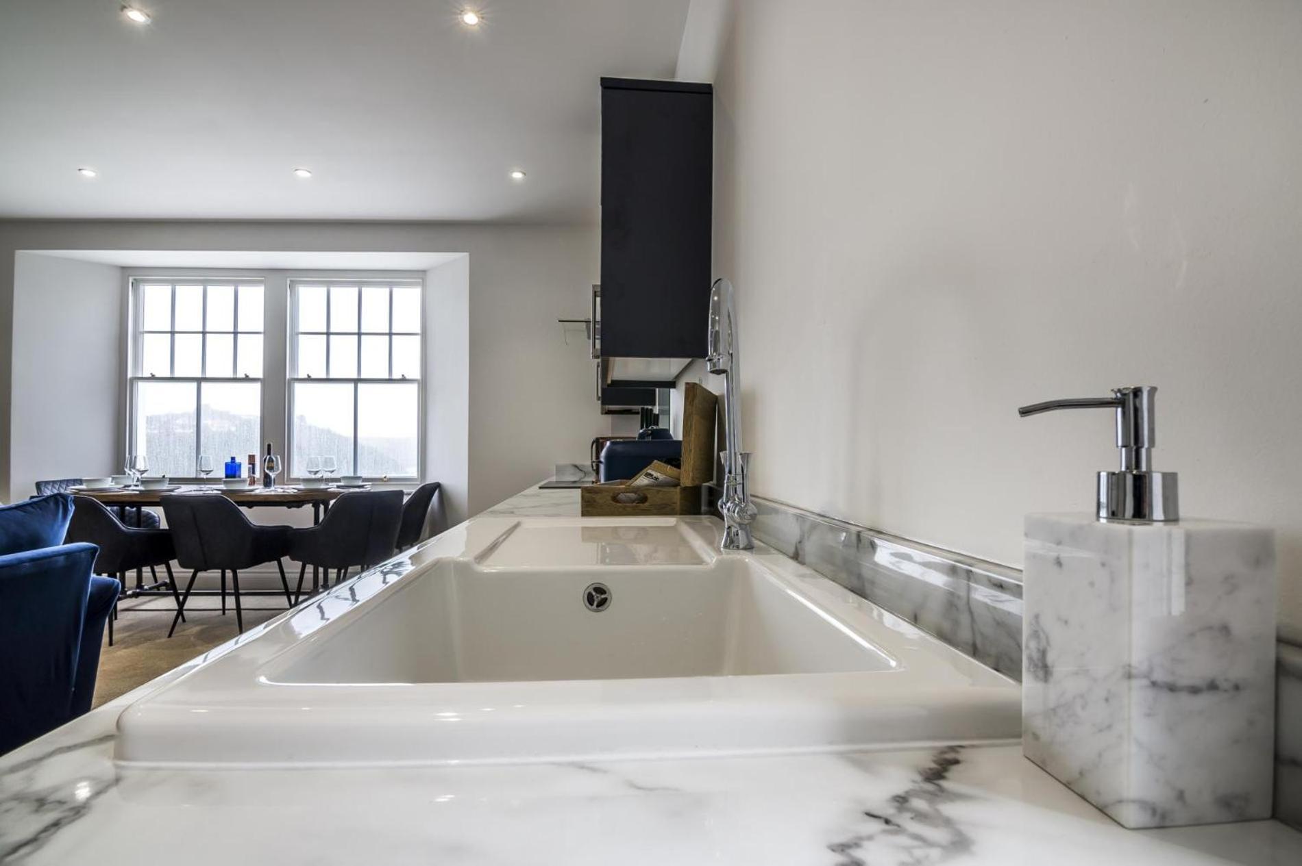 Lady - 2 Bedroom - * Tenby