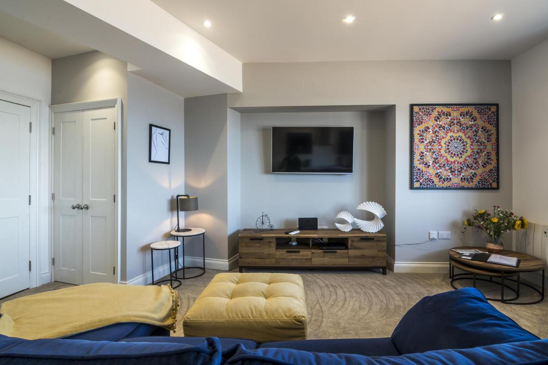 Lady - 2 Bedroom - Apartment