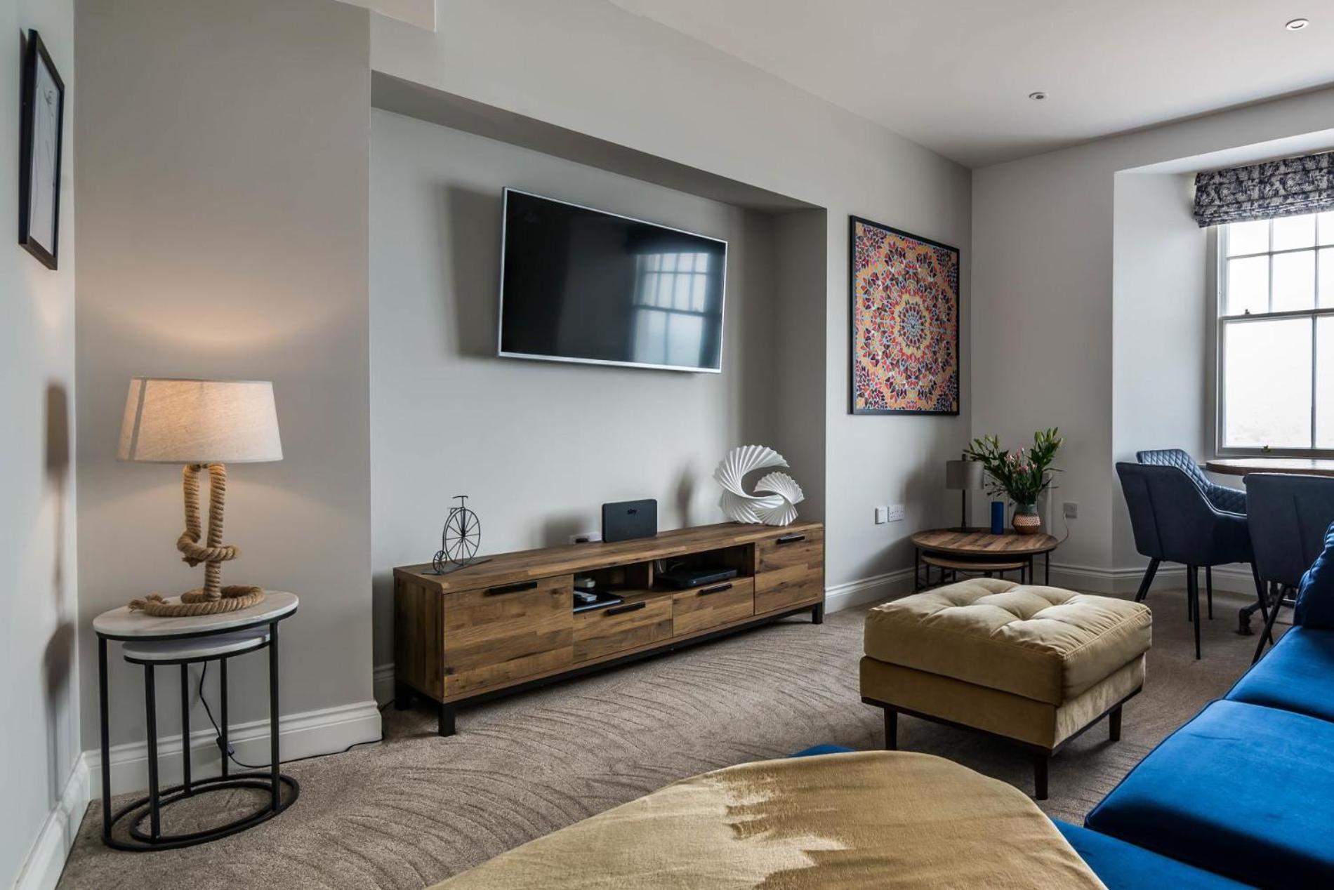 Apartment Lady - 2 Bedroom - *
