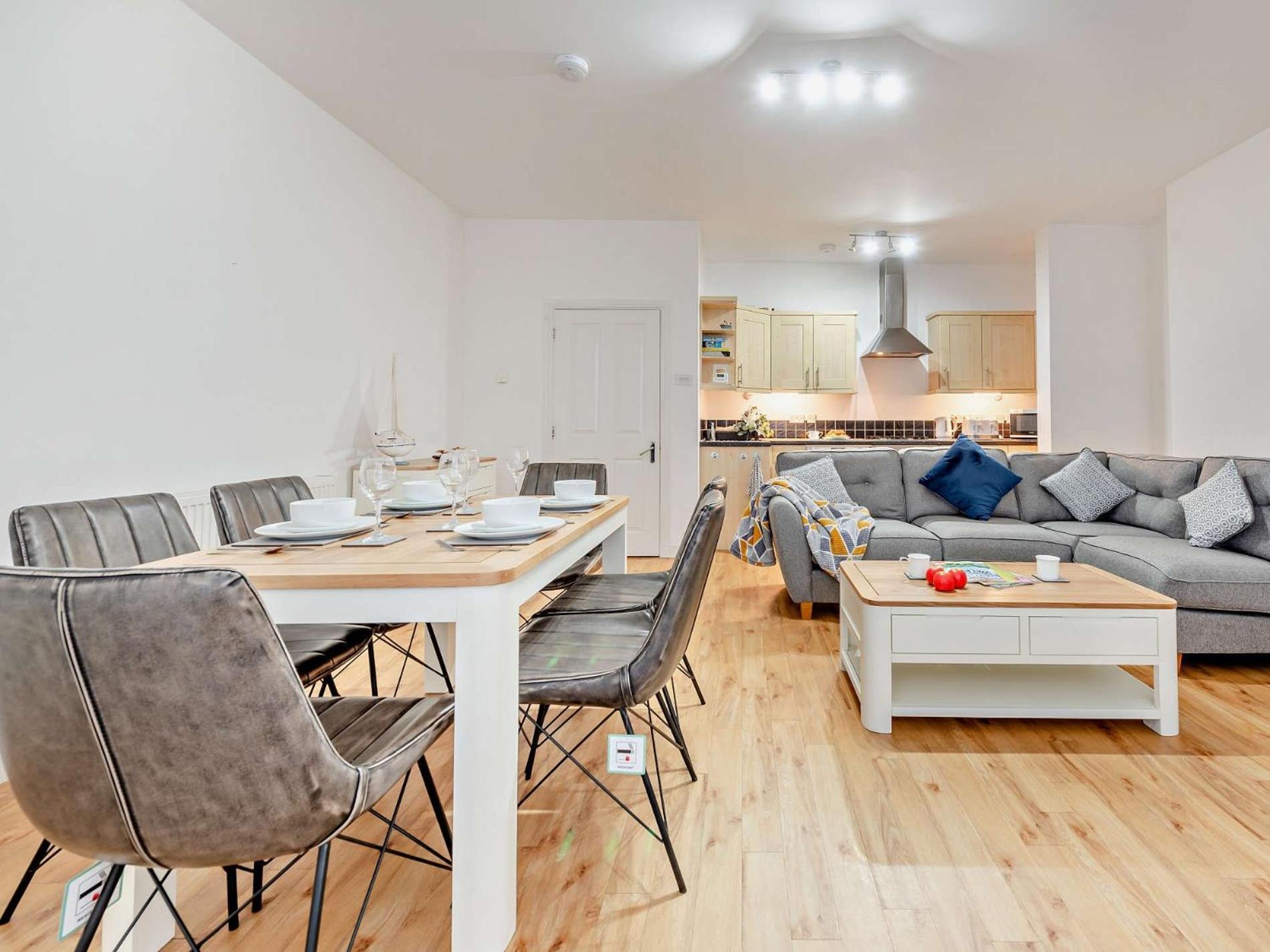 2 Bed In 94175 Tenby