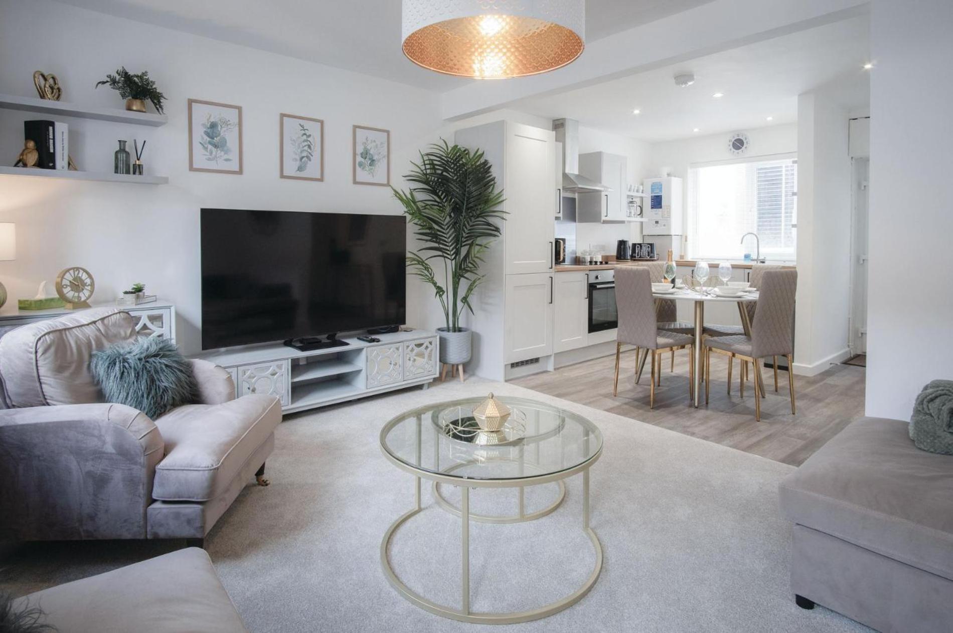 Luxurious Charlton Mews - 2 Bed - Apartment