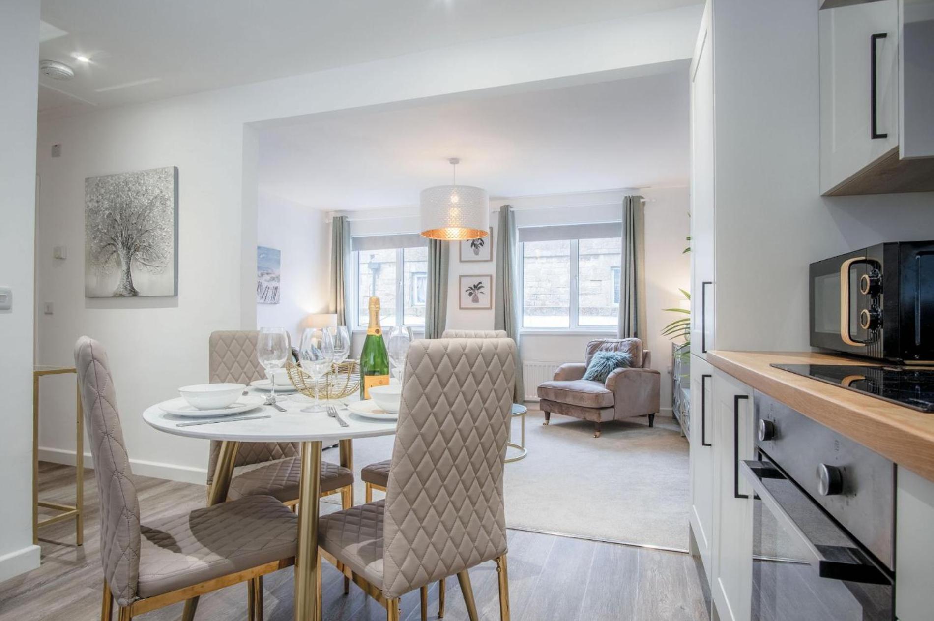 Luxurious Charlton Mews - 2 Bed - * Tenby