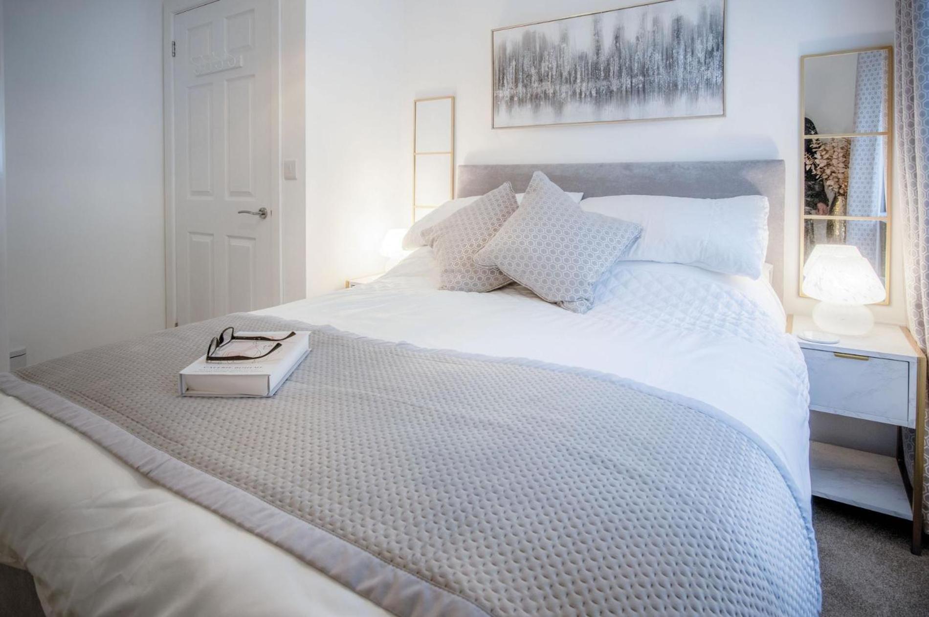 Luxurious Charlton Mews - 2 Bed - * Tenby
