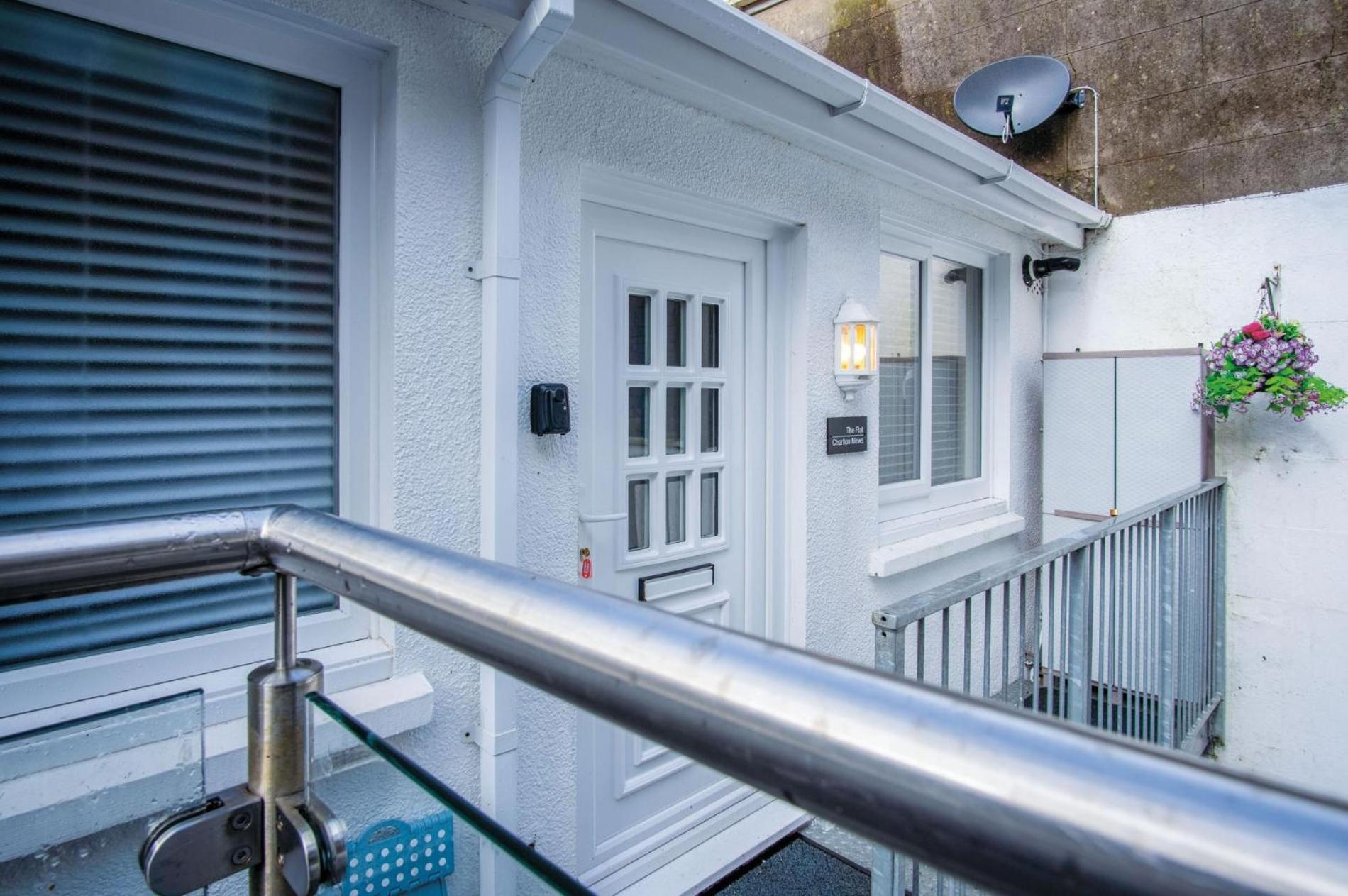 Luxurious Charlton Mews - 2 Bed - Apartment *