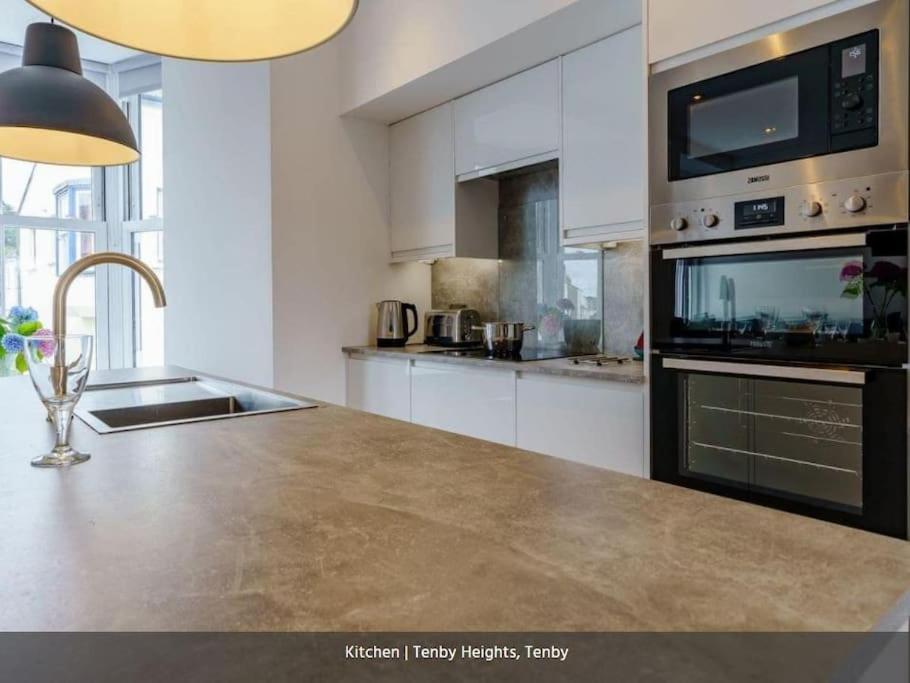Heights, 5 En-suites, Parking & Garden *