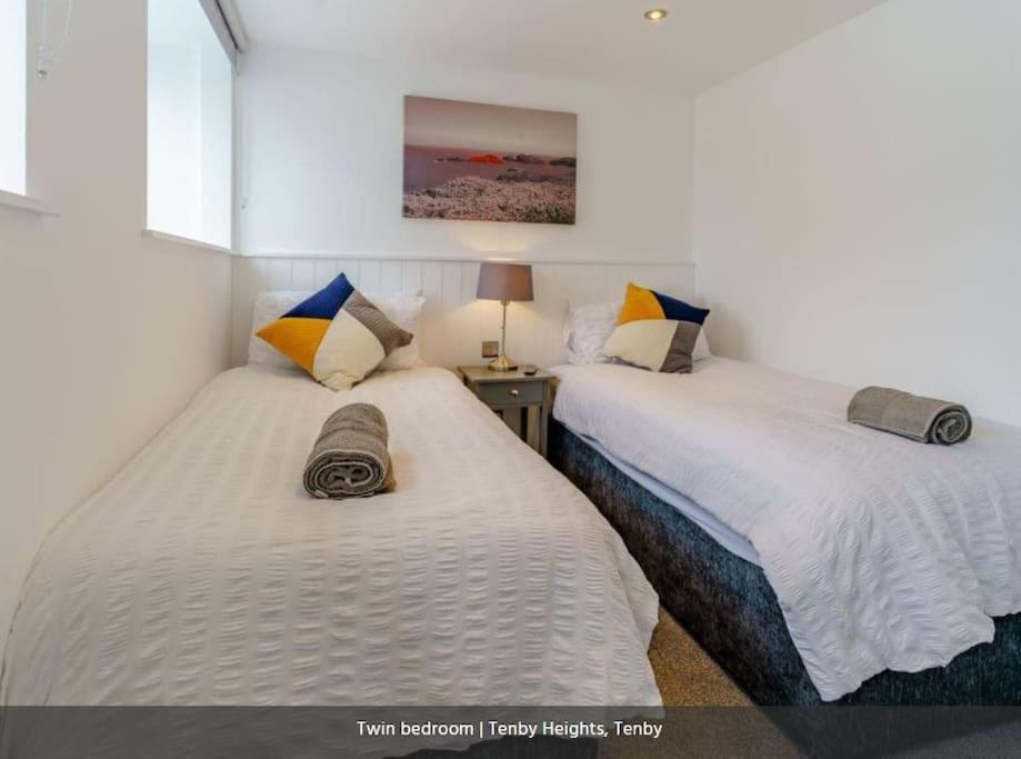 Heights, 5 En-suites, Parking & Garden Holiday home *