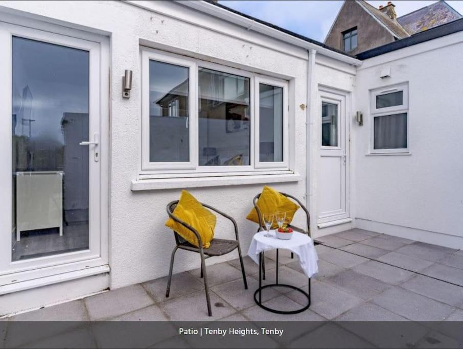 Holiday home Heights, 5 En-suites, Parking & Garden