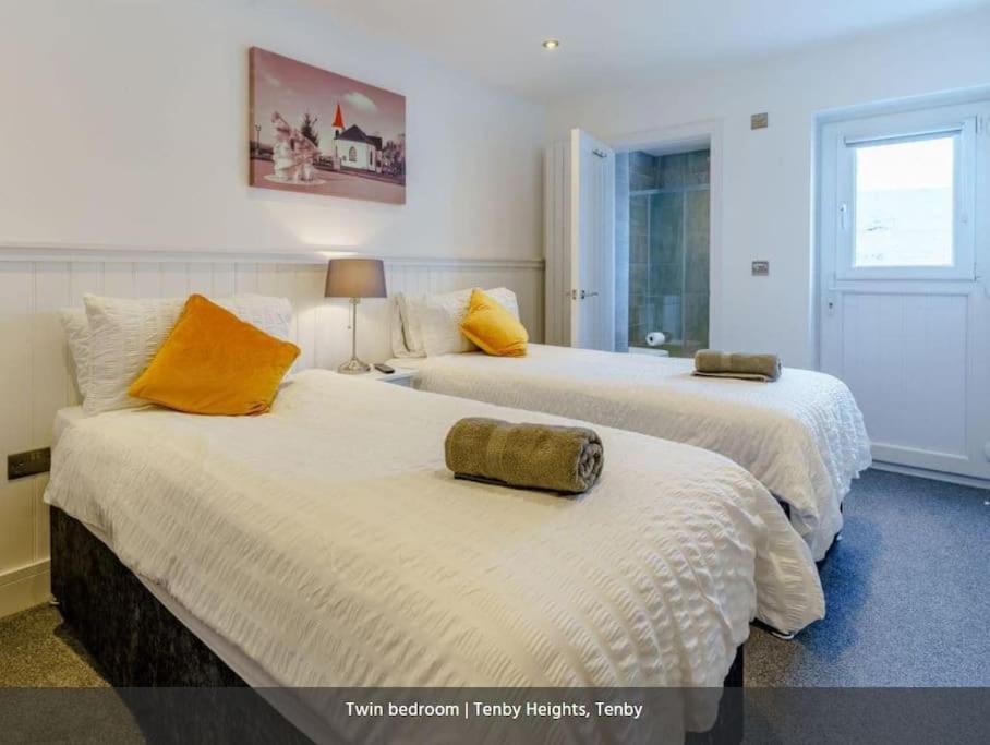 Holiday home Heights, 5 En-suites, Parking & Garden Tenby