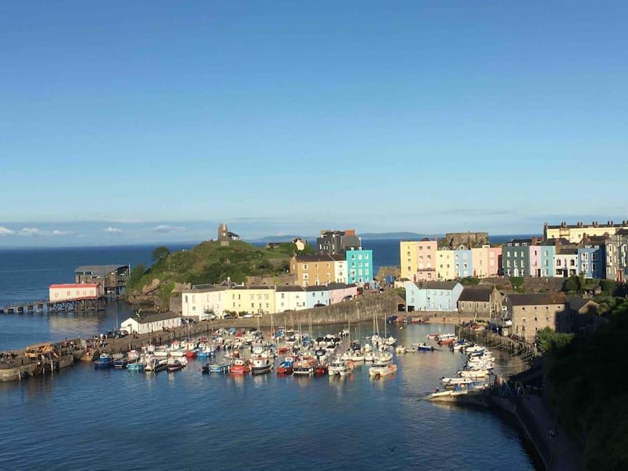 Heights, 5 En-suites, Parking & Garden Tenby