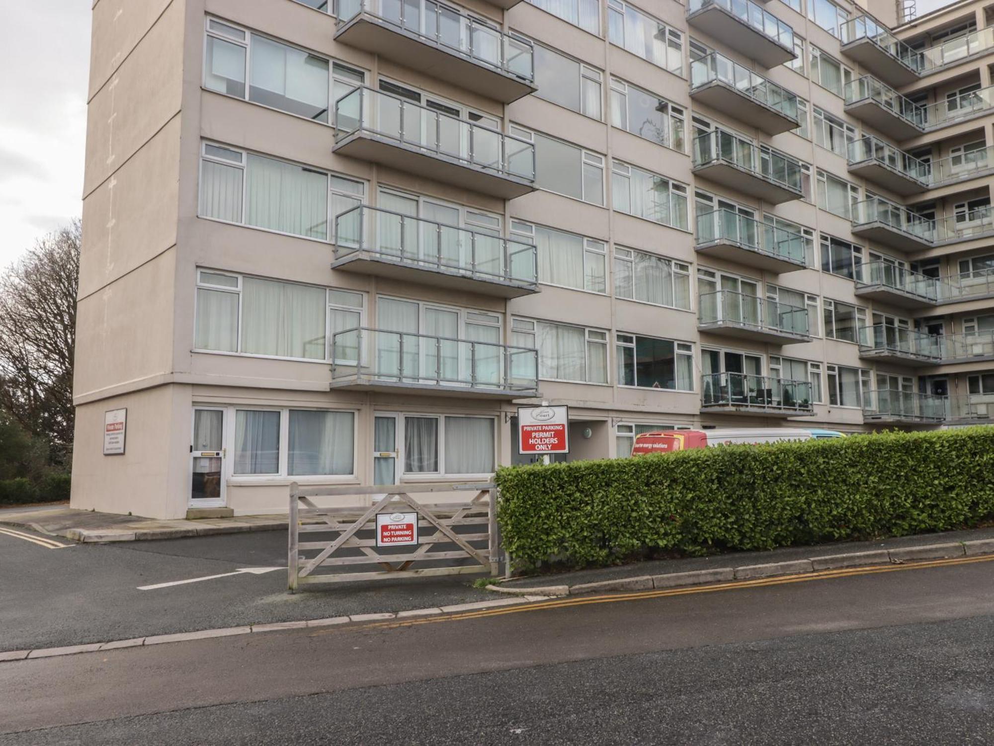 Flat 7 Tenby