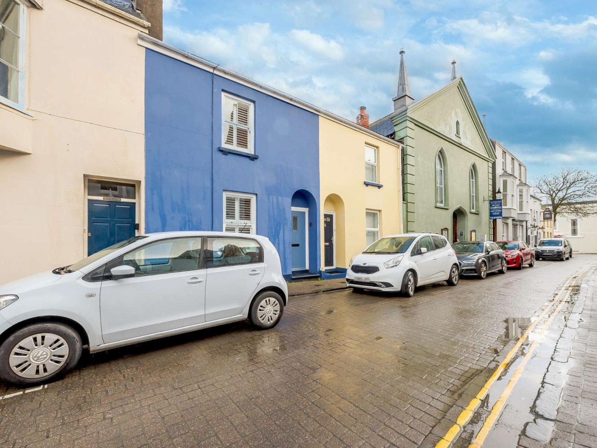 3 Bed In 90360 Tenby