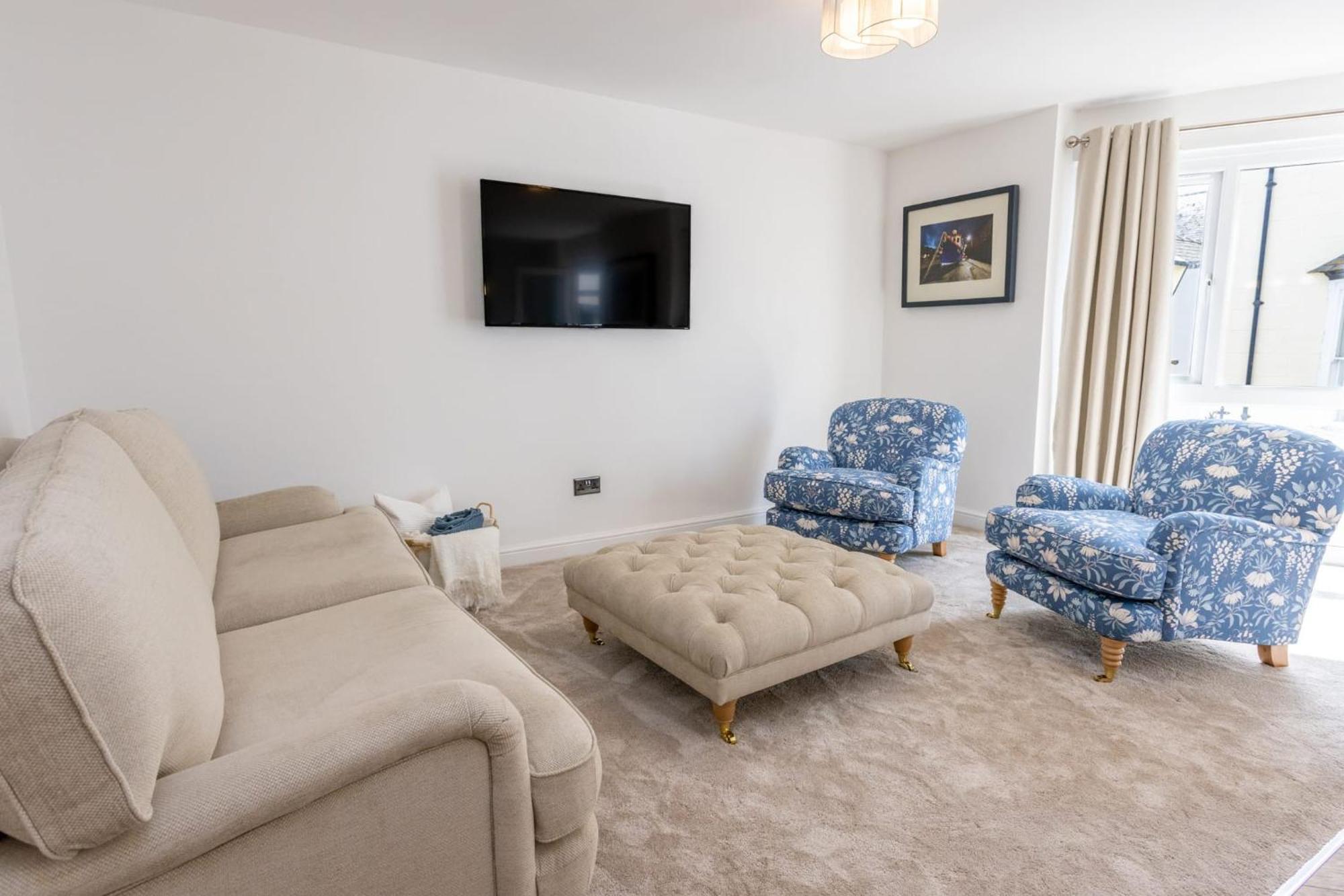 The Rossea - Tenby