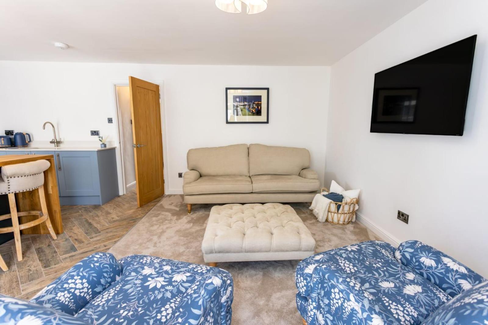 The Rossea -