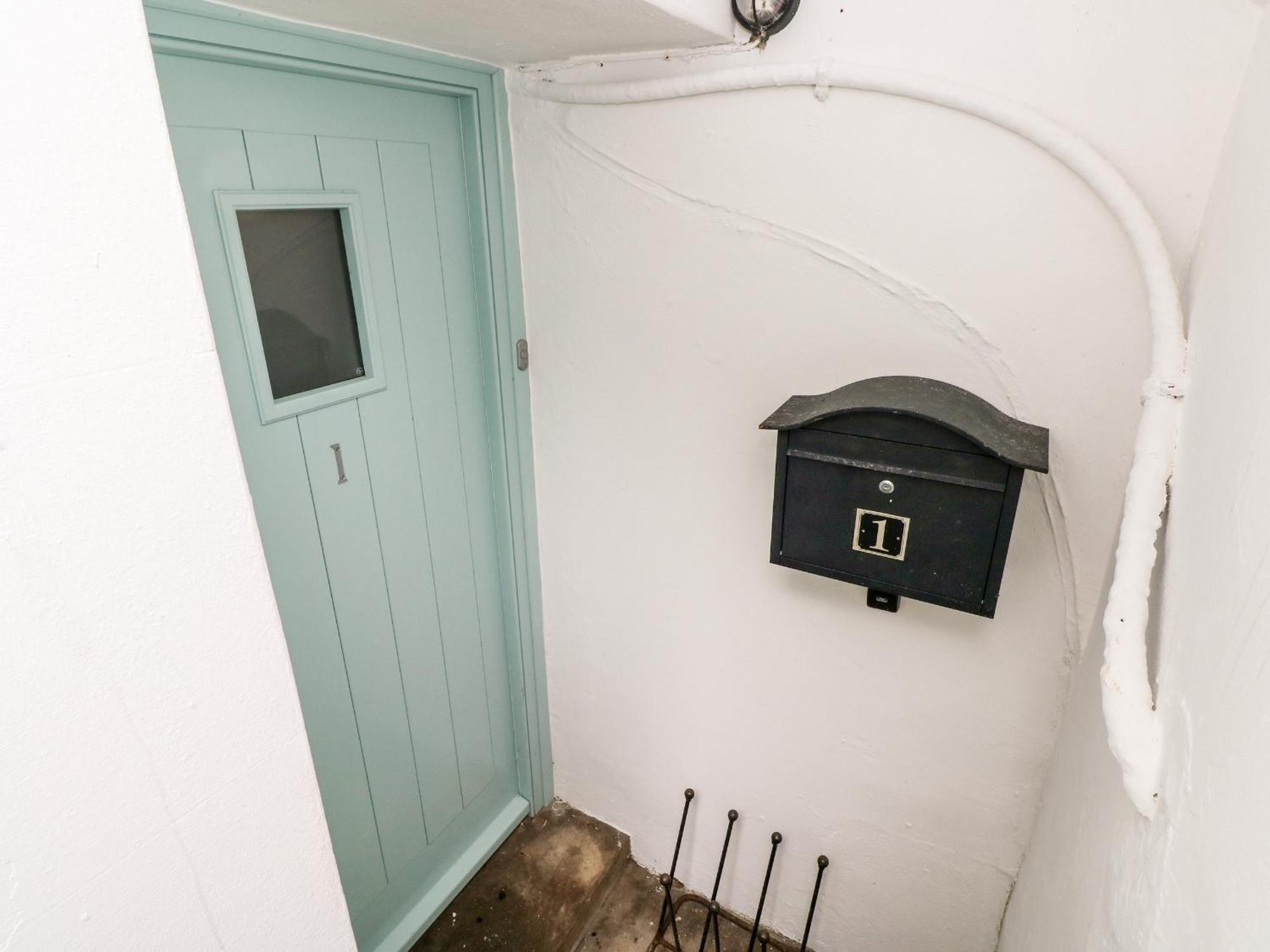 Apartment Flat 1, Belmont *