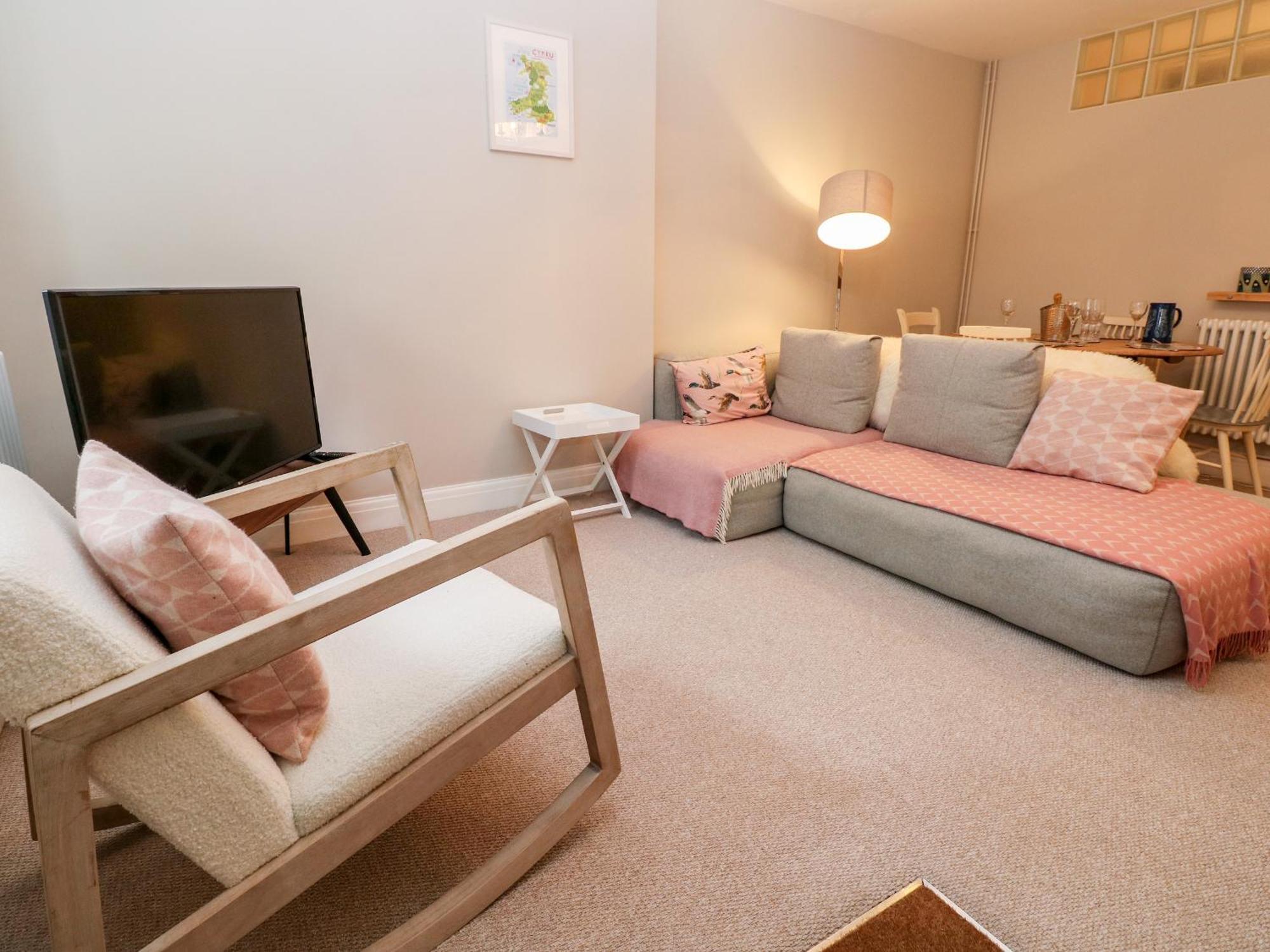Flat 1, Belmont