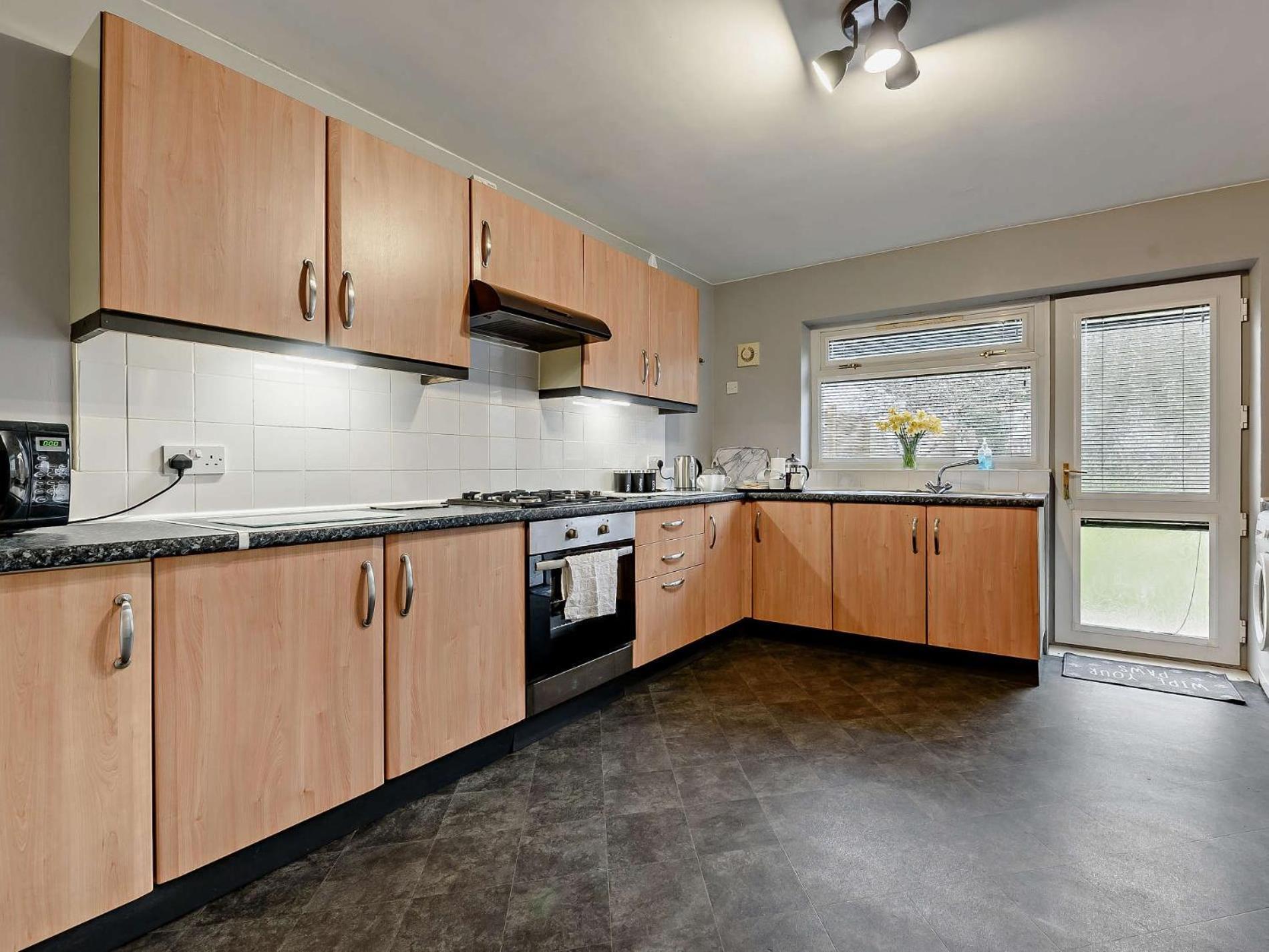 3 Bed In Fb063 *