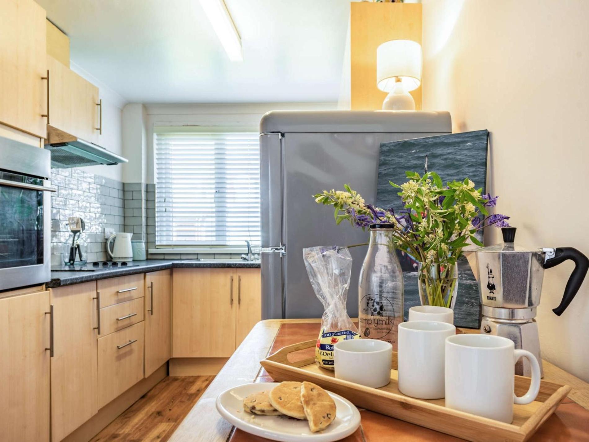 3 Bed In 86574