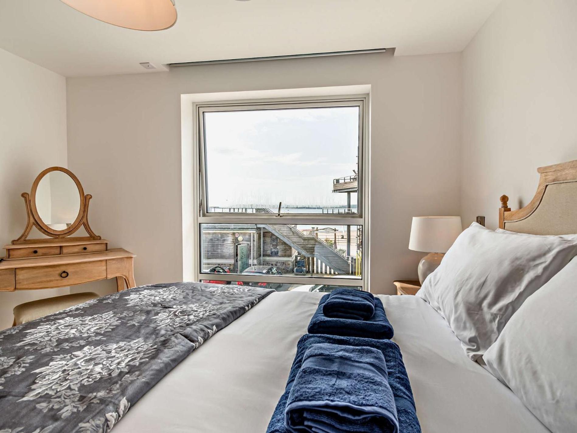 2 Bed In Fb292 * Tenby