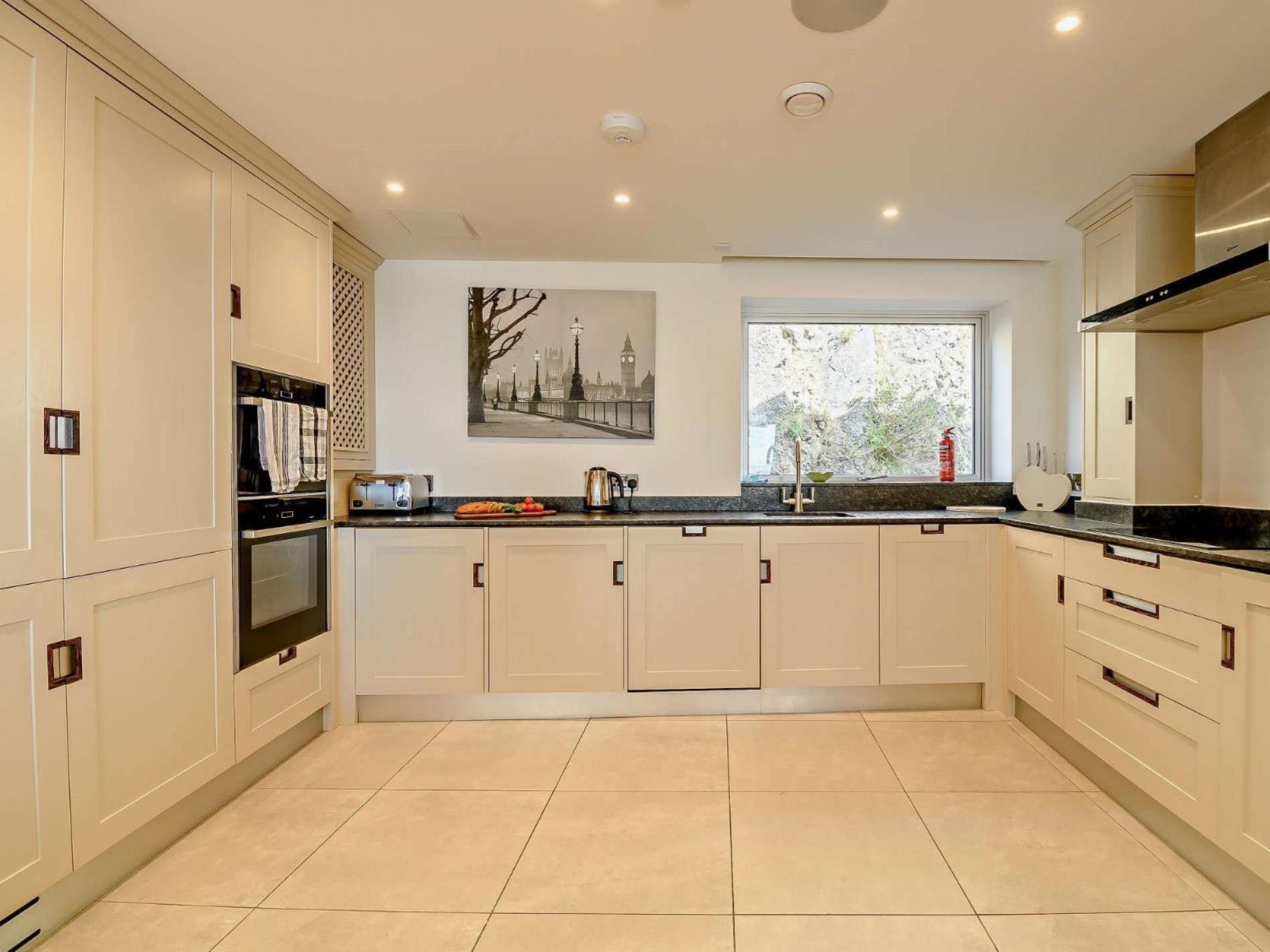 2 Bed In Fb290 *