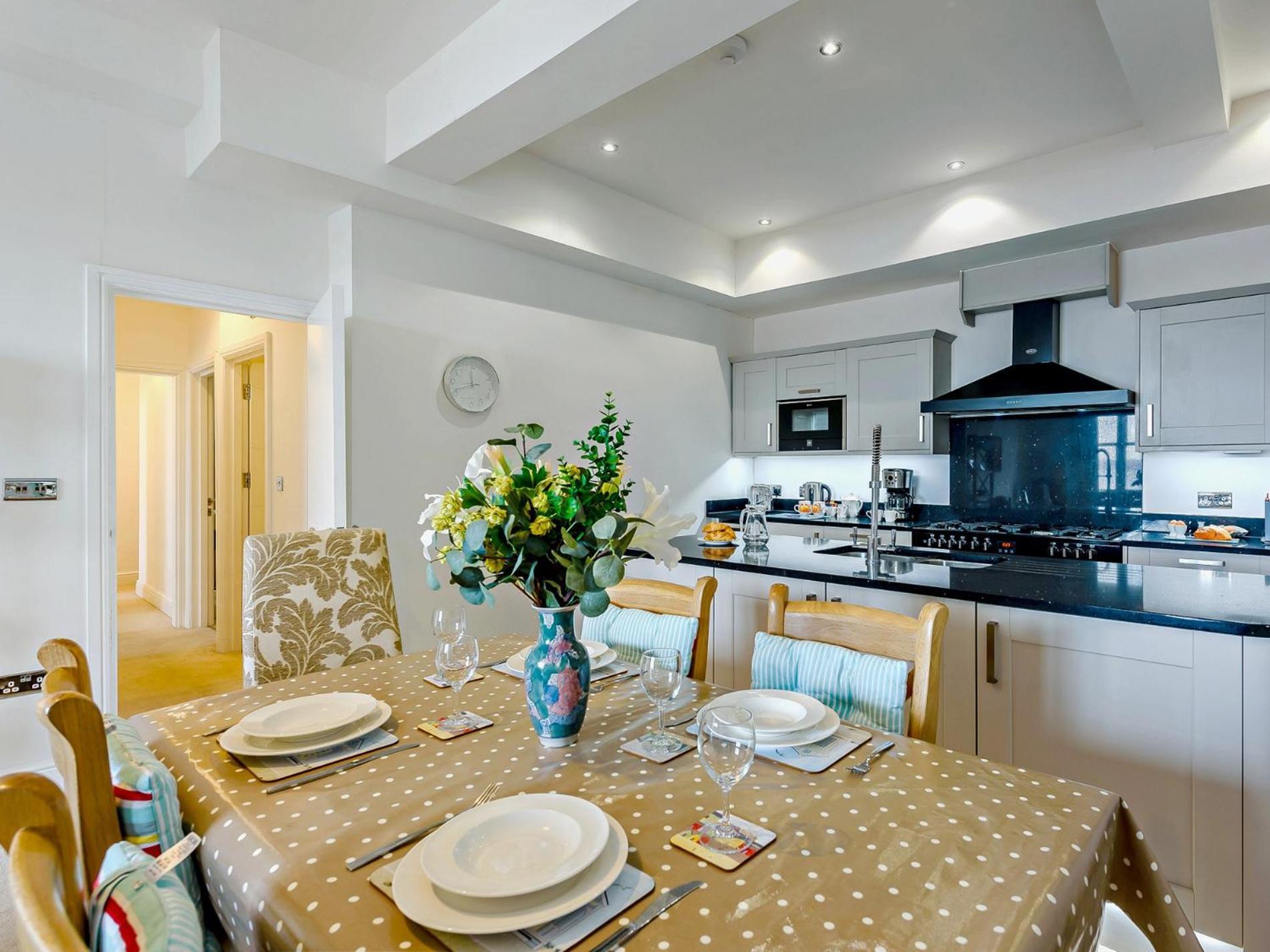 3 Bed In Fb161