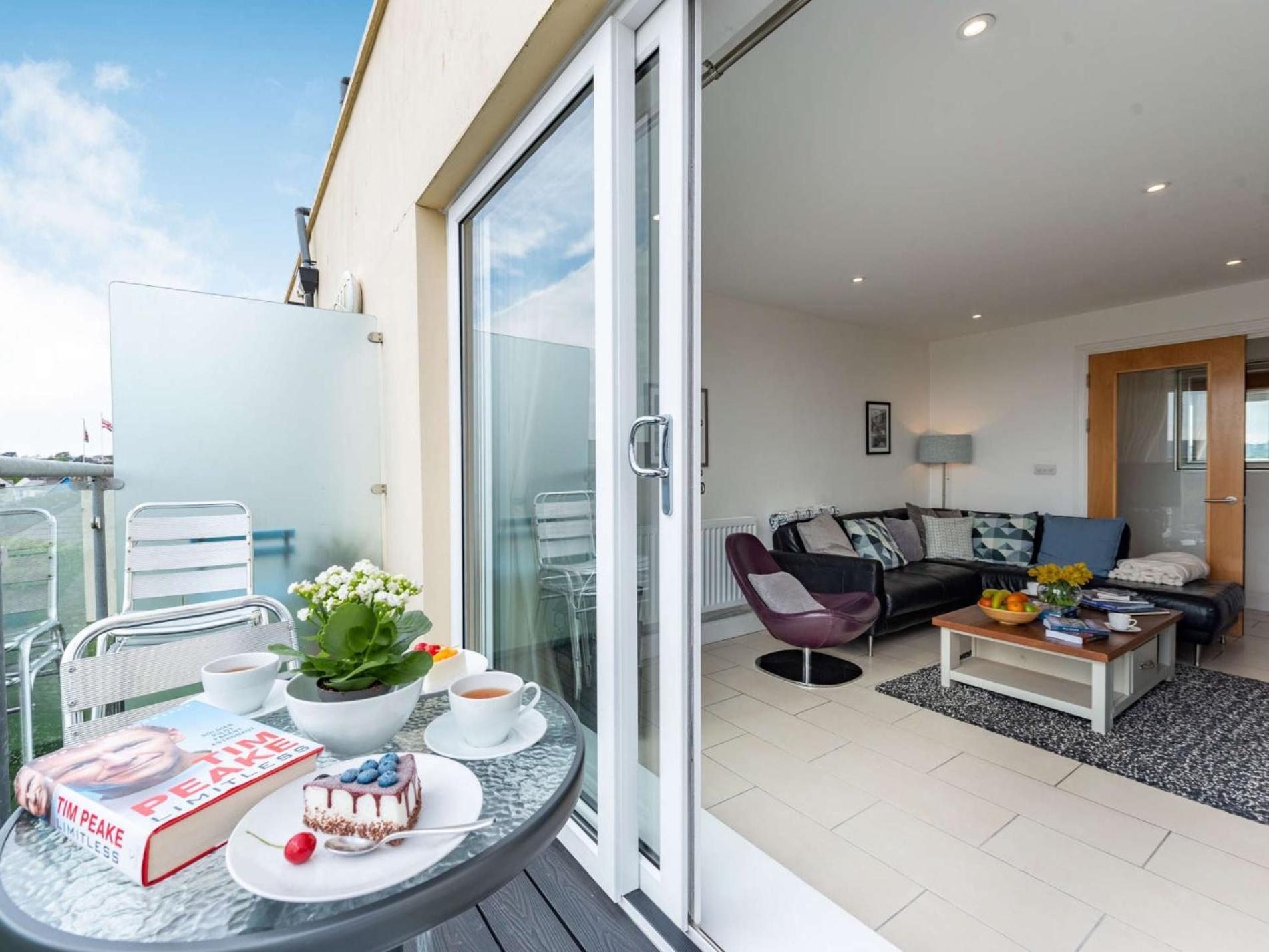 Apartment 3 Bed In Fb055 Tenby