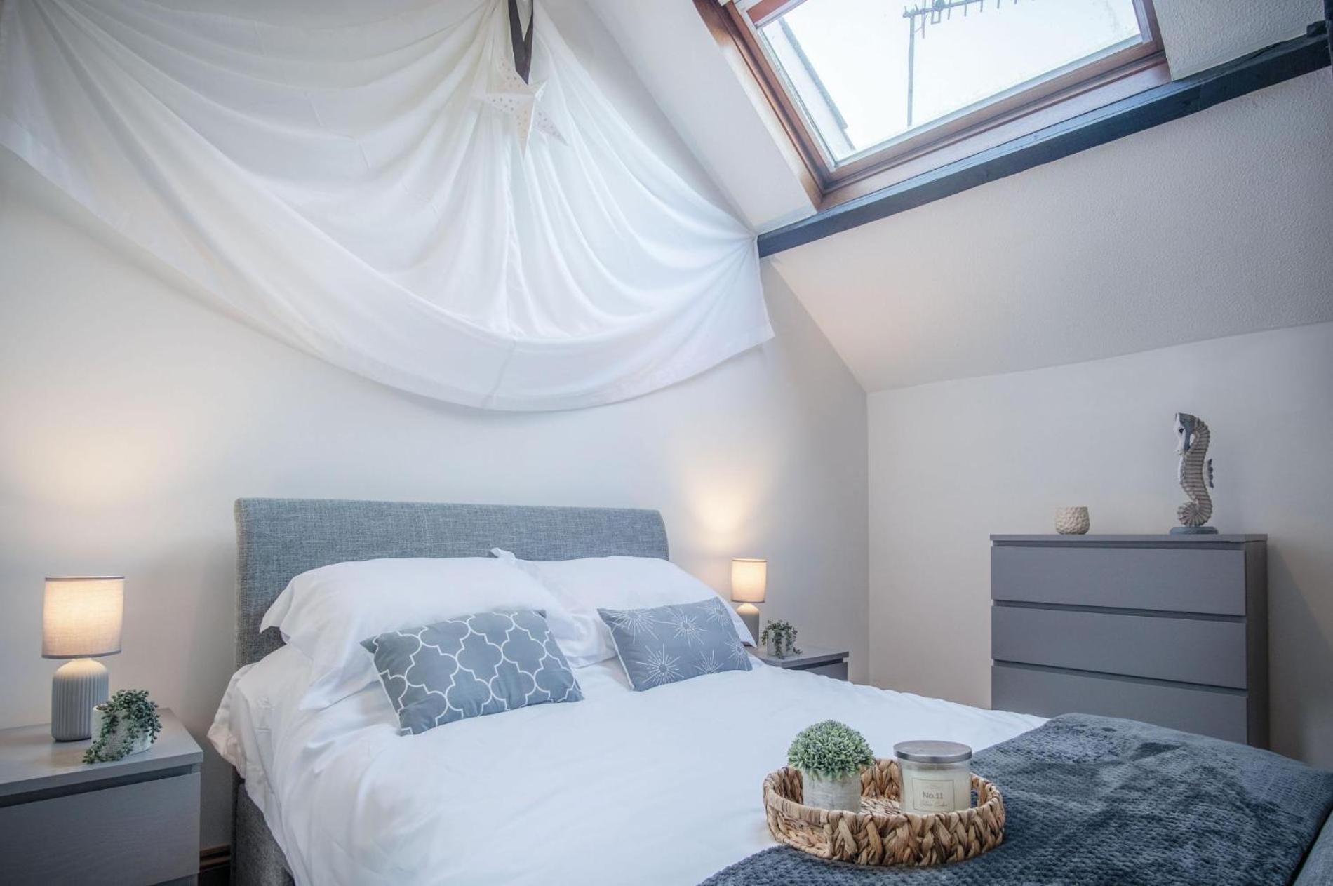 Cosy At The Mews - 2 Bedroom - Apartment