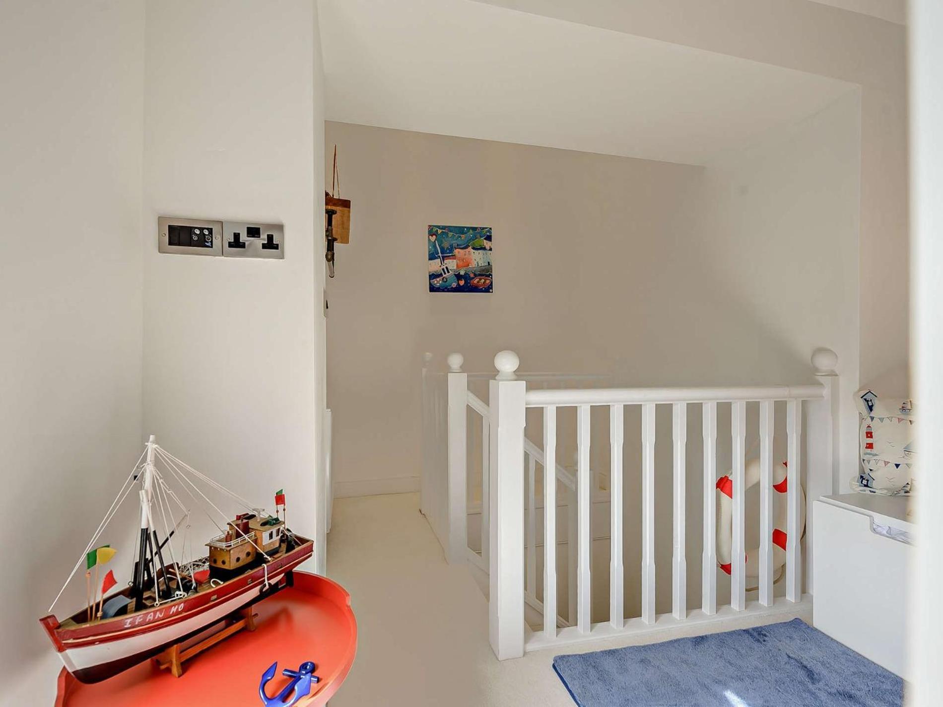 2 Bed In 91092 Tenby