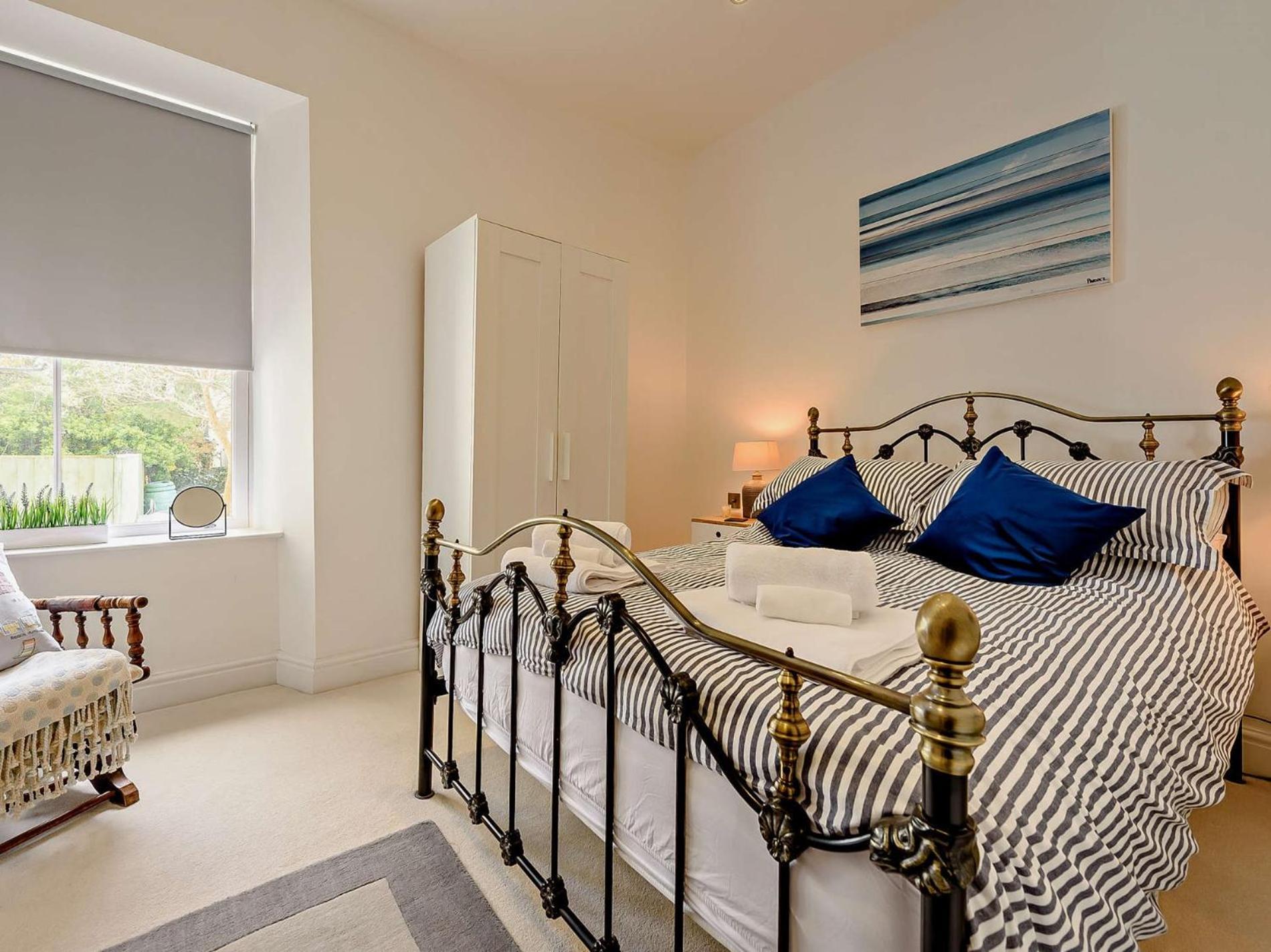 2 Bed In 91092 Tenby