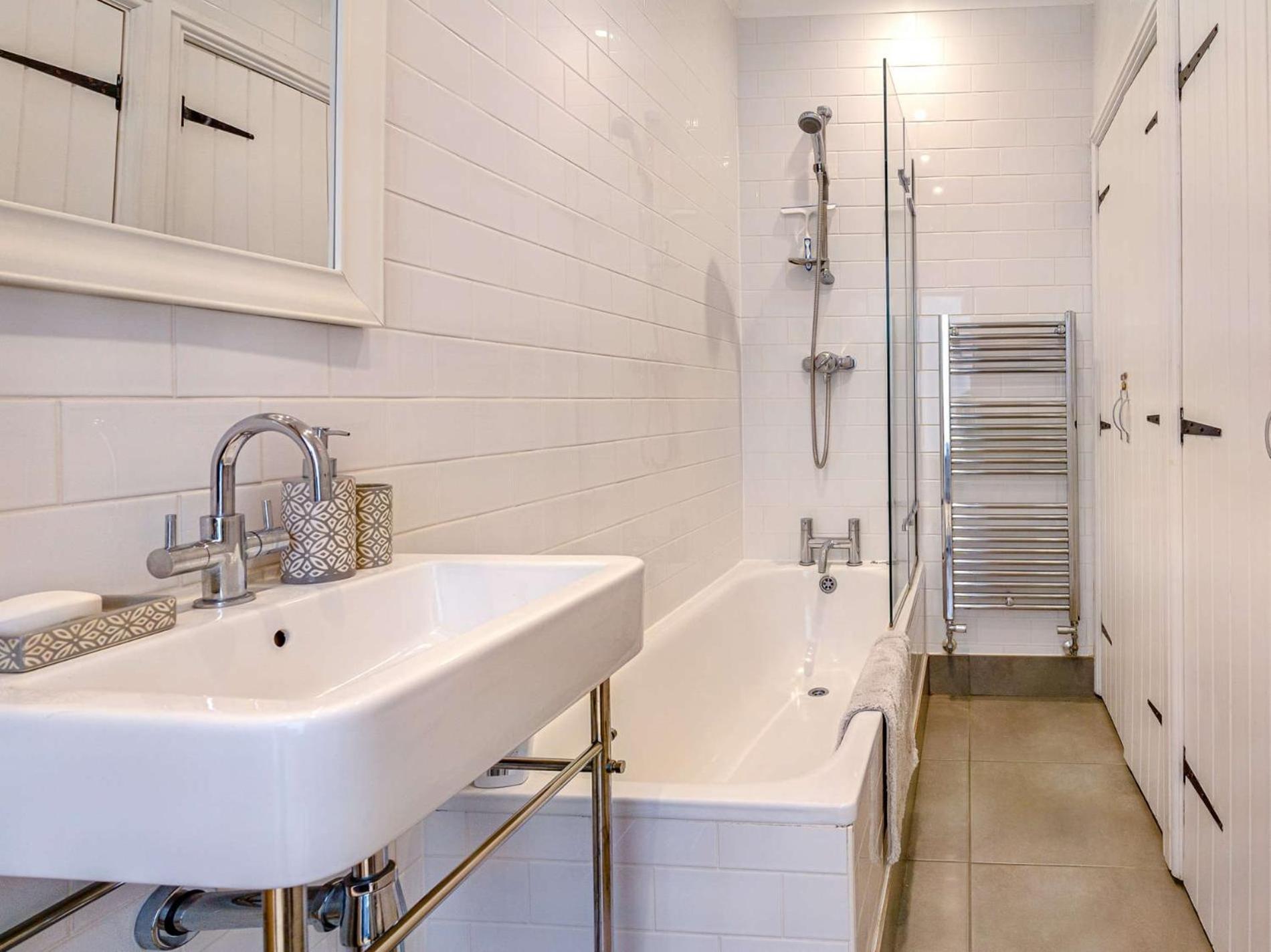 2 Bed In 88608 Tenby