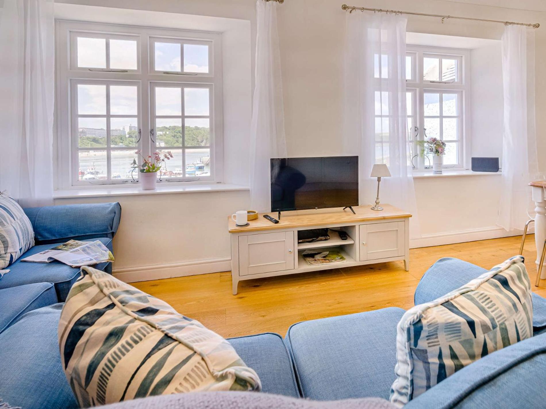 2 Bed In 88608 Holiday home Tenby