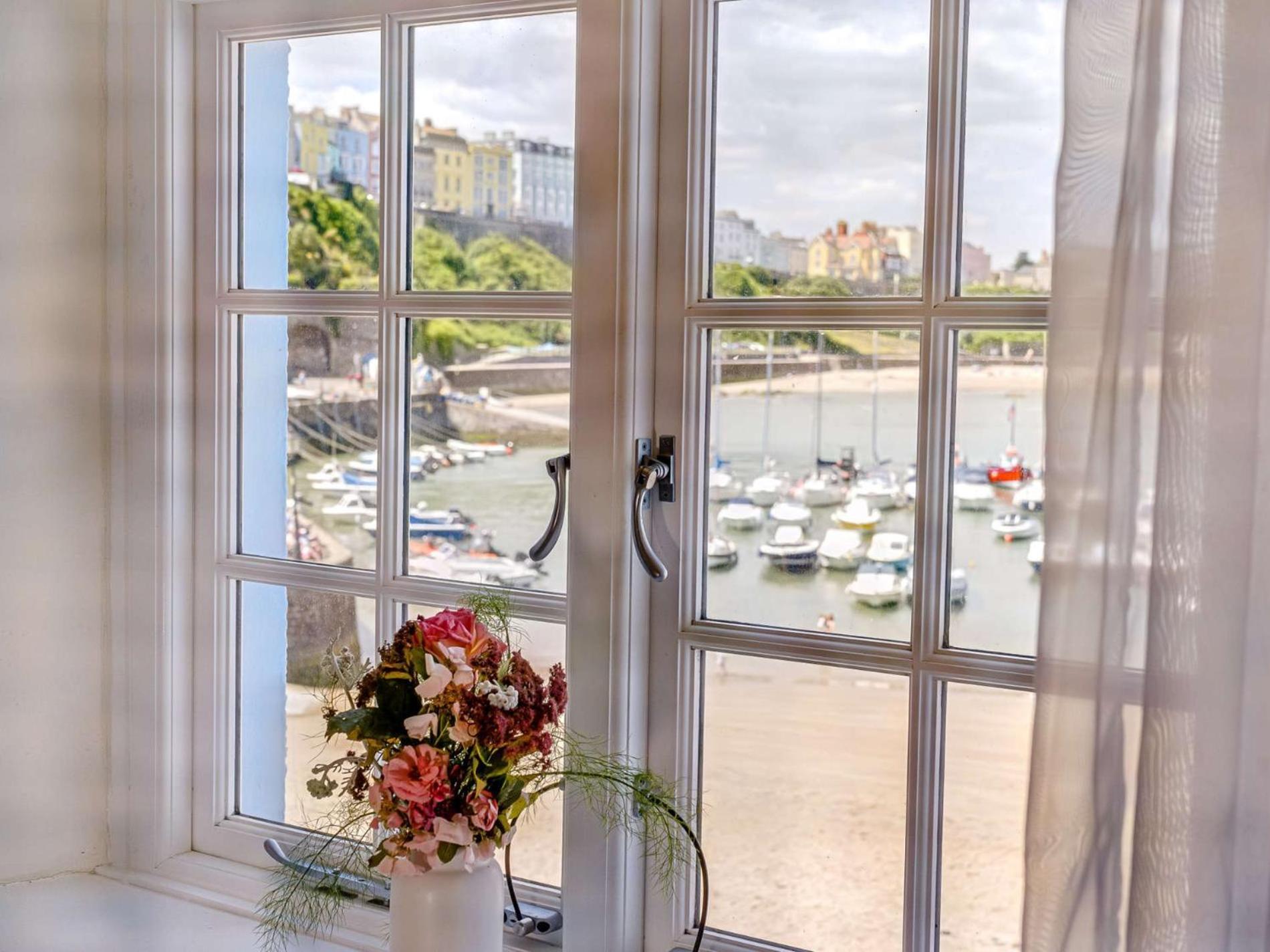2 Bed In 88608 Tenby
