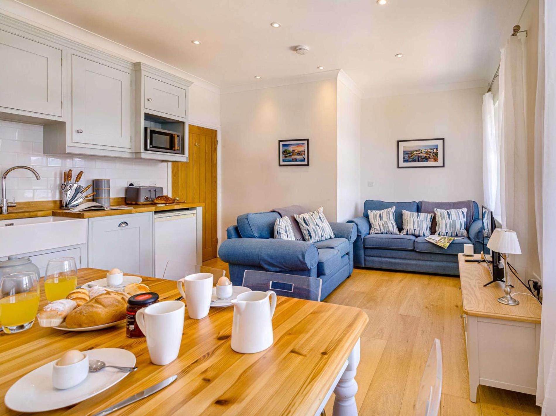 2 Bed In 88608 * Tenby