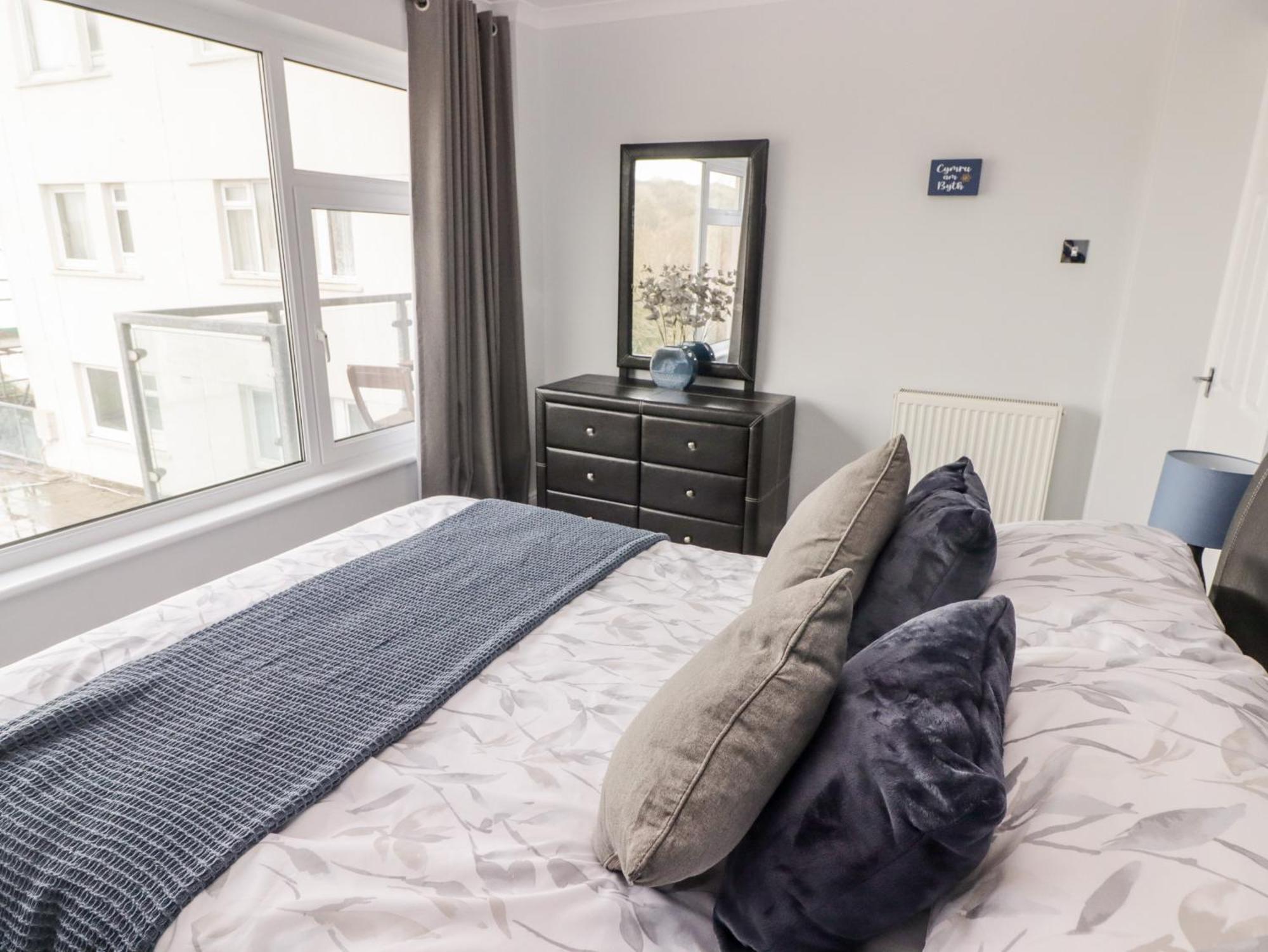 54 Croft Court Apartment *