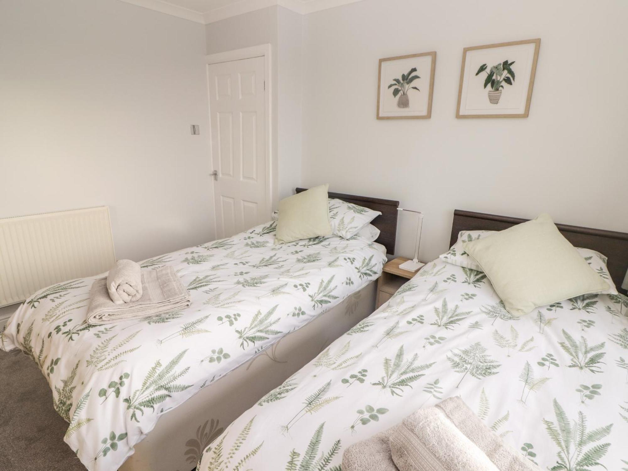 54 Croft Court Apartment *