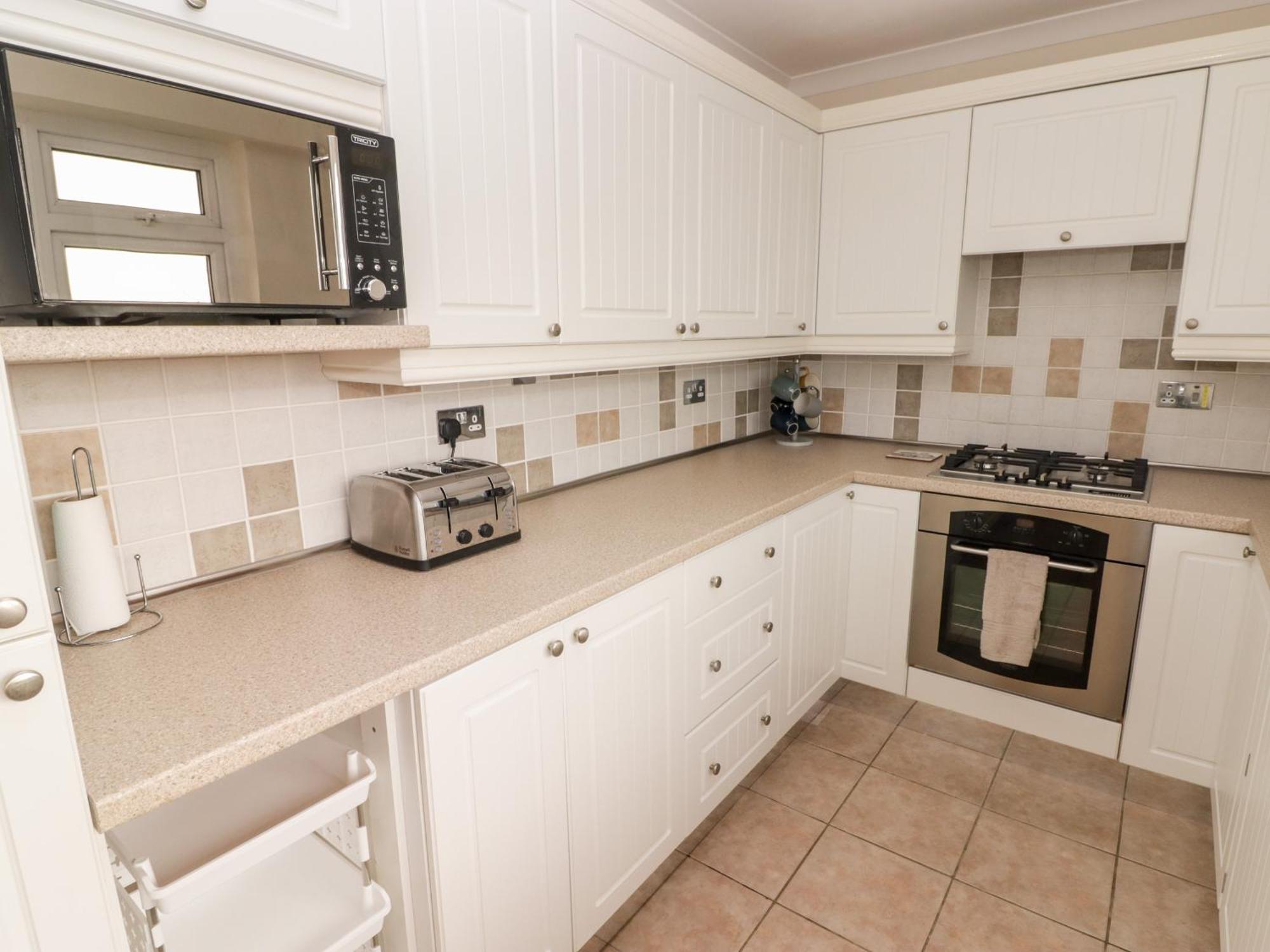 54 Croft Court Apartment Tenby