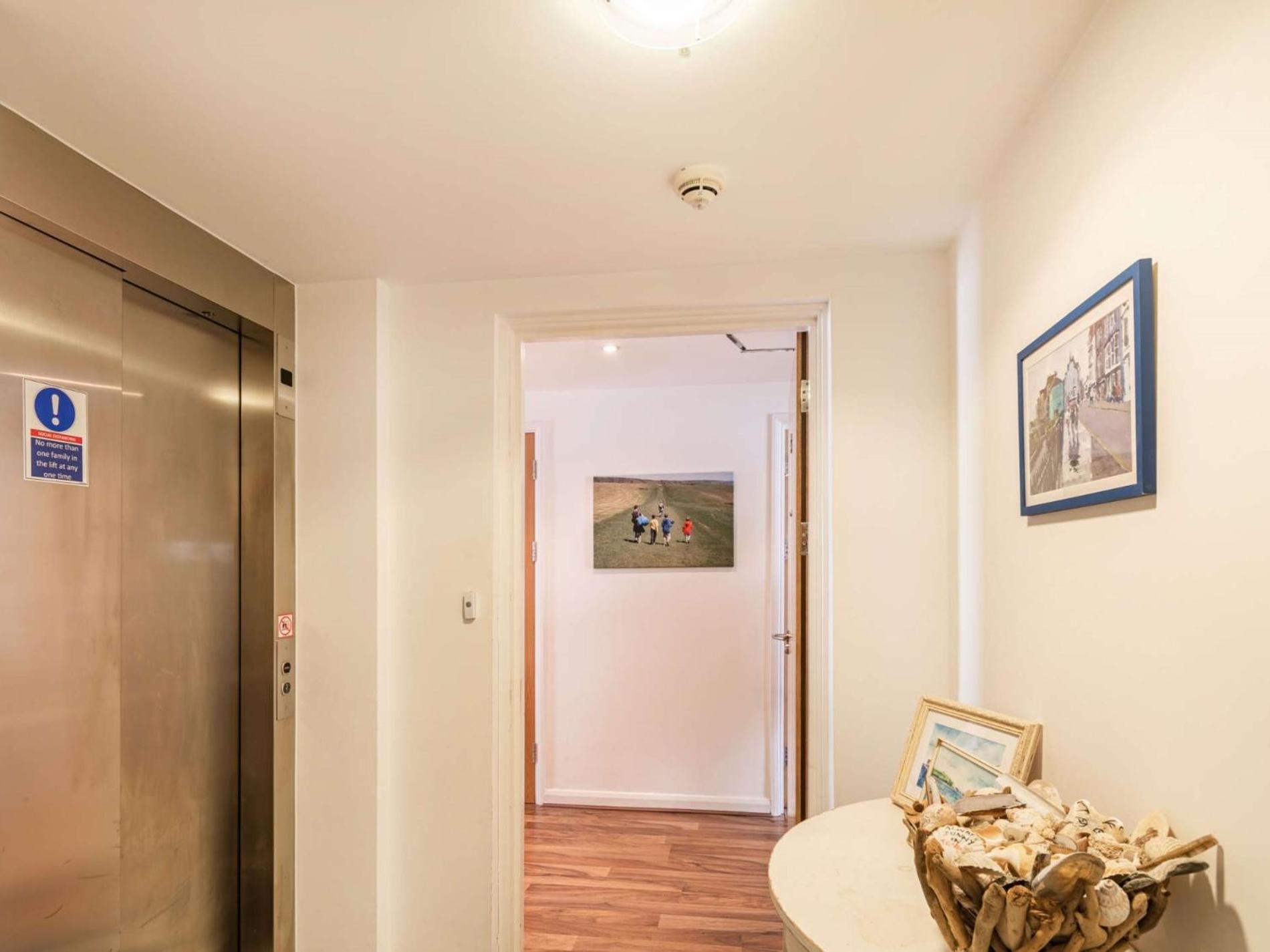 2 Bed In Fb110 Holiday home