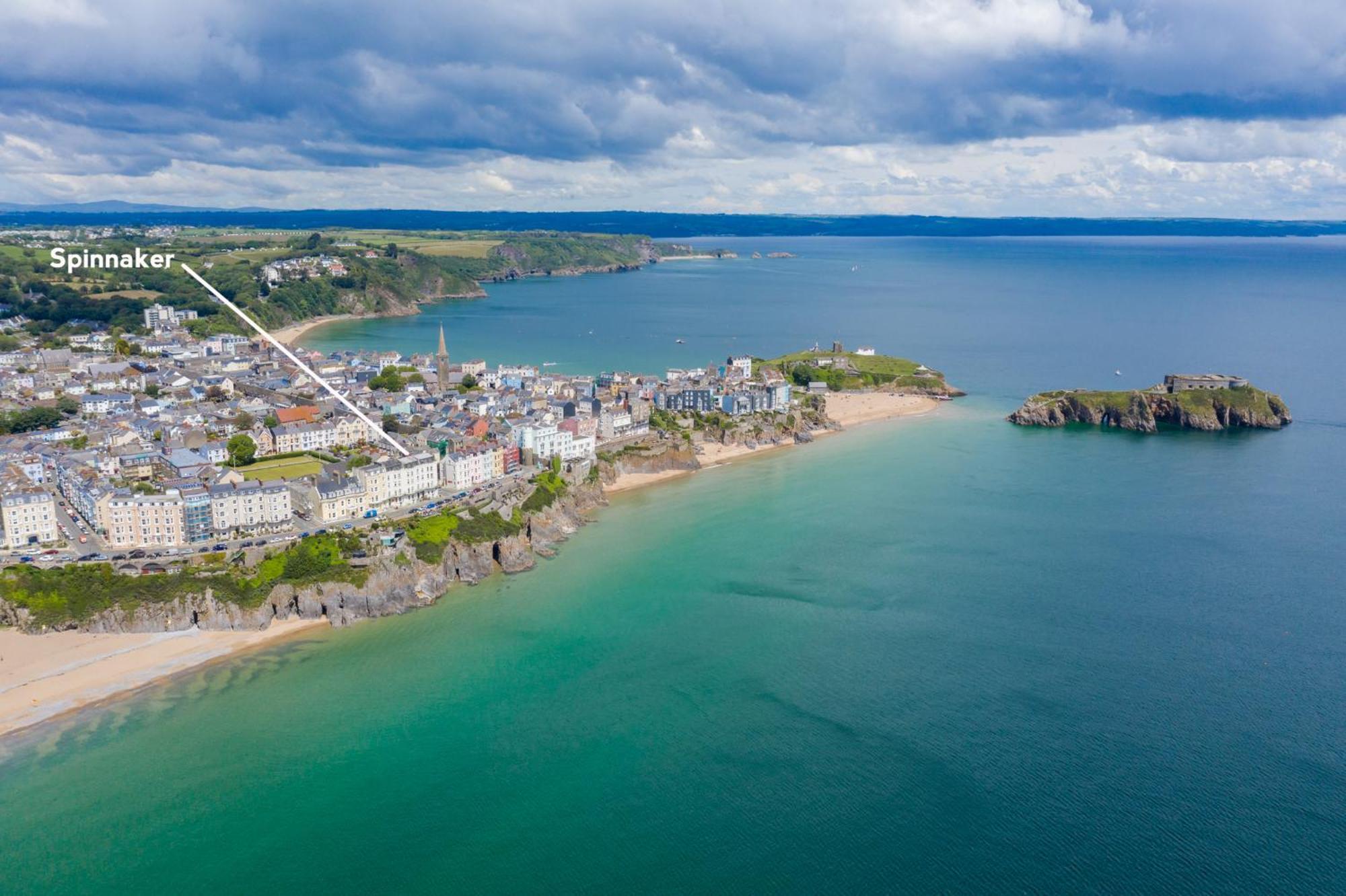 Spinnaker - Close To Town Sea Views Apartment Tenby