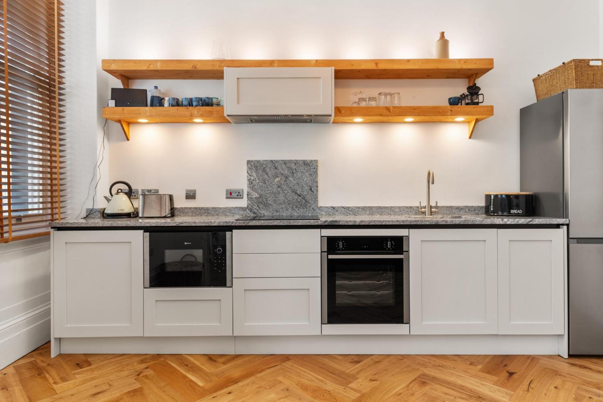 Spinnaker - Close To Town Sea Views * Tenby