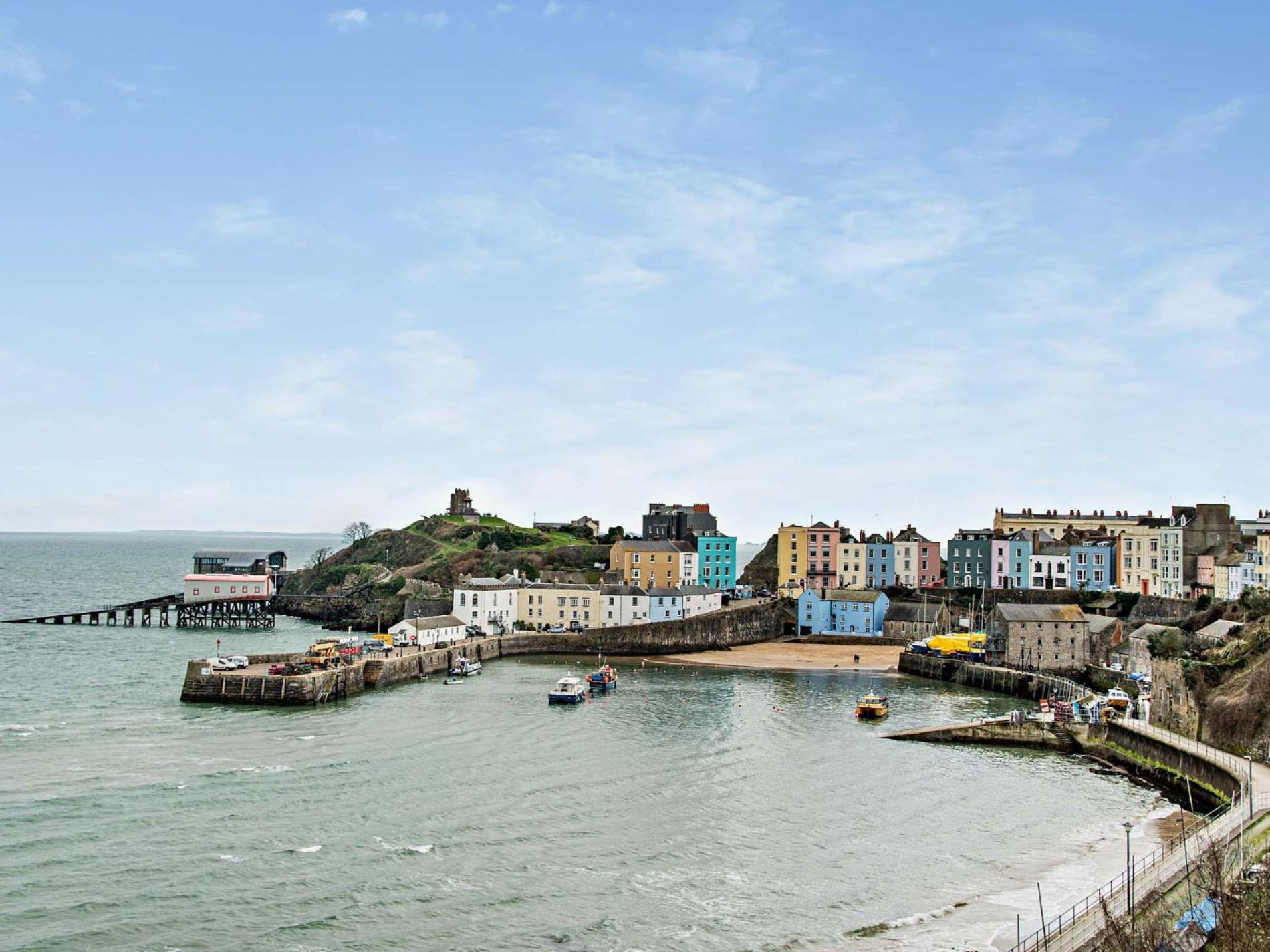 2 Bed In Fb163 Tenby