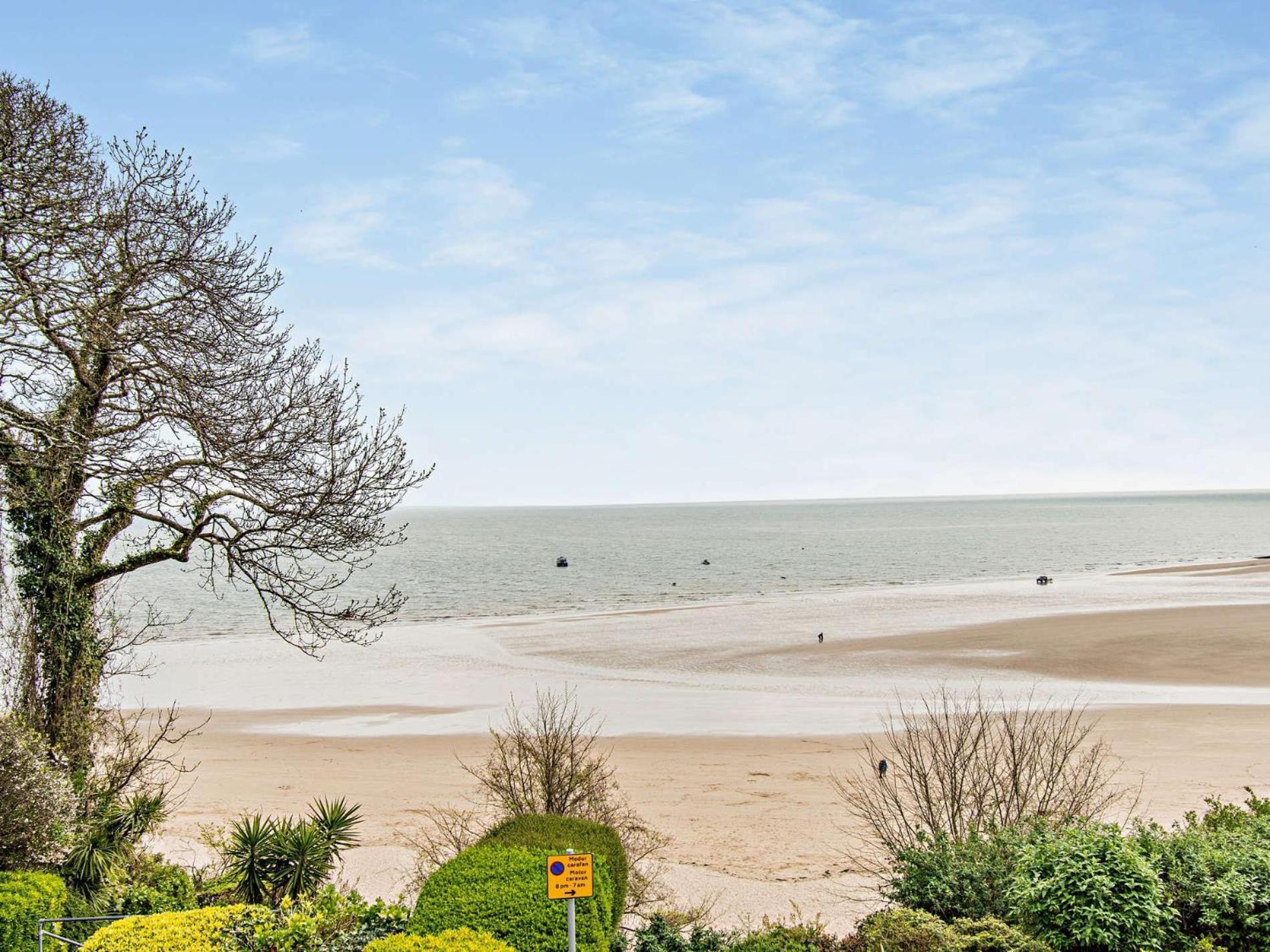 2 Bed In Fb163 Tenby