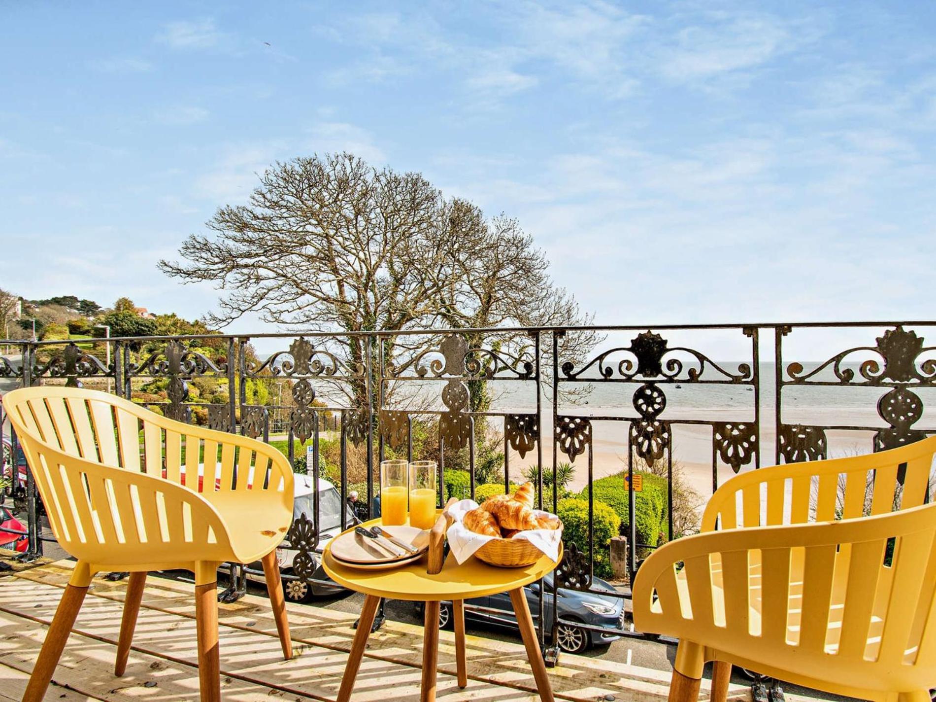 2 Bed In Fb163 Tenby