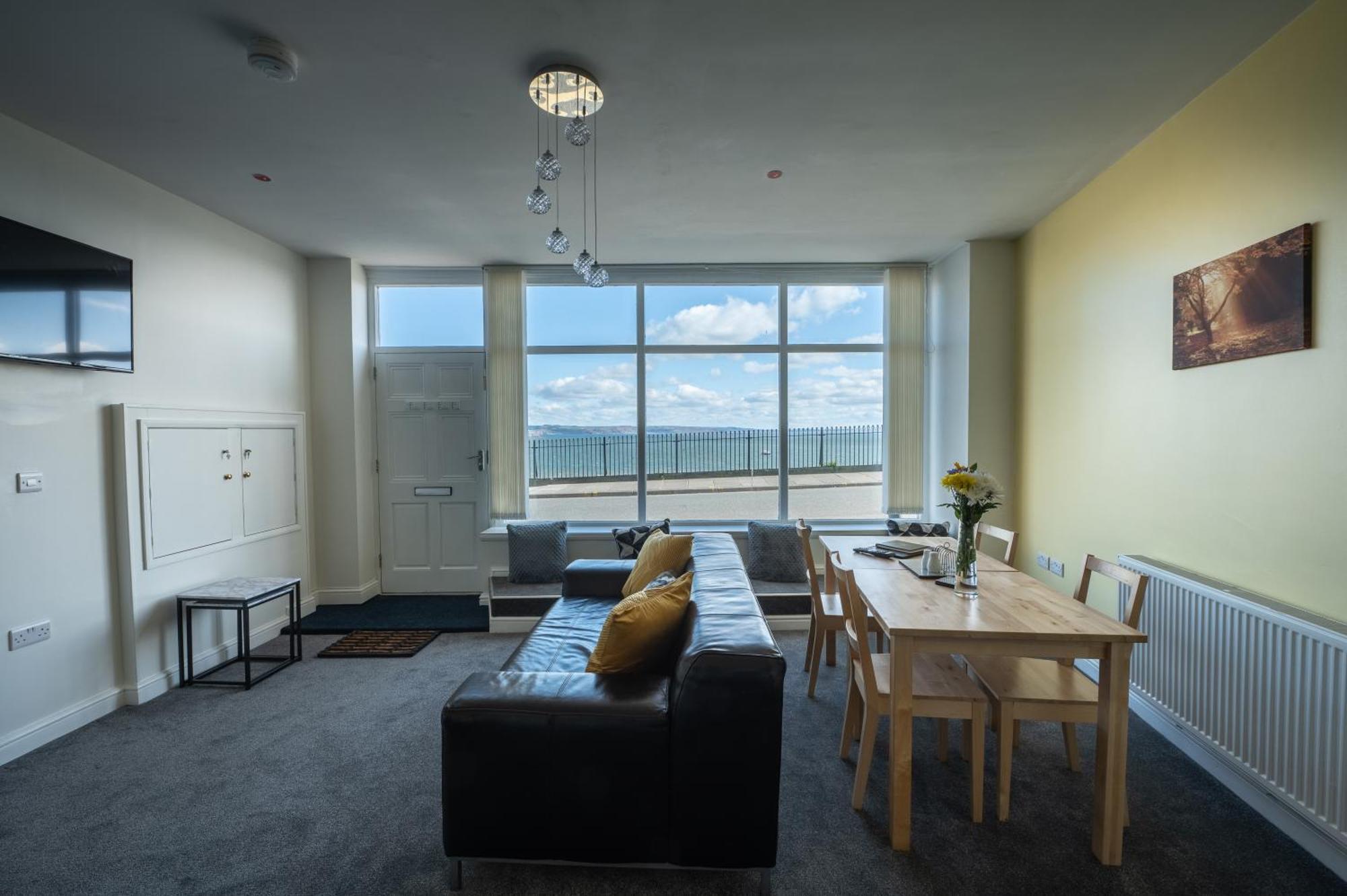 Central North Beach With Parking Apartment Tenby