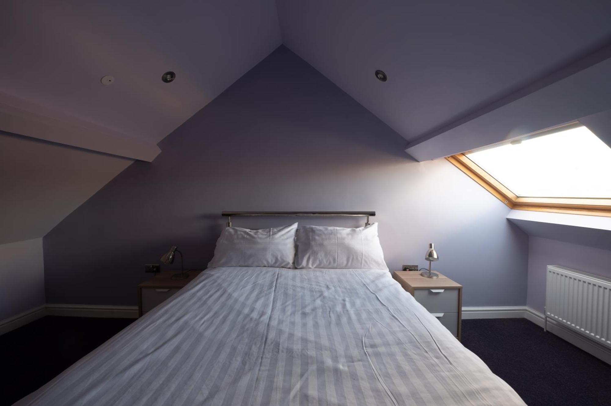Town Centre Family-friendly Flat Sleeps Four Apartment *