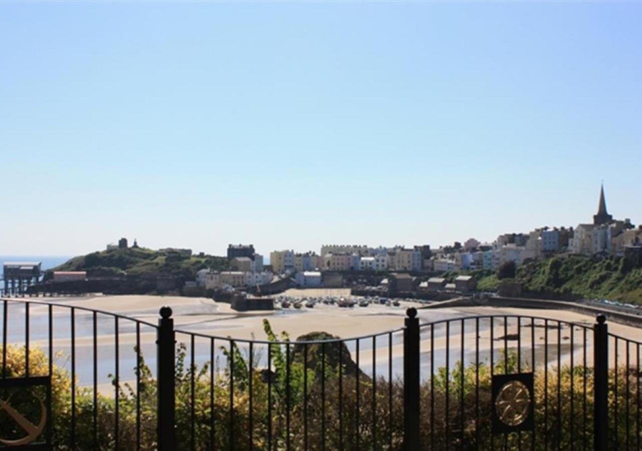 Sandy Reach * Tenby