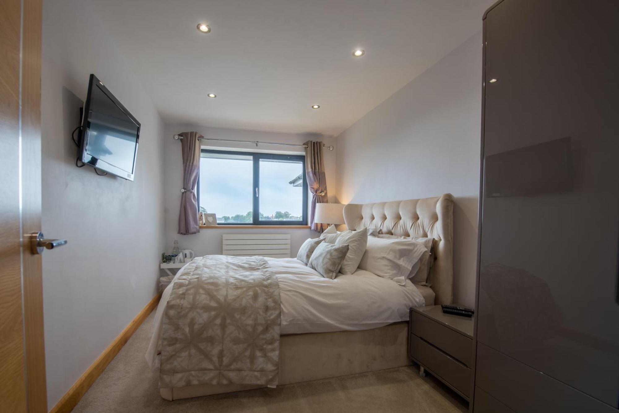 Seren Las, Tenby