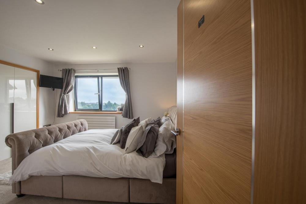 Seren Las, Tenby
