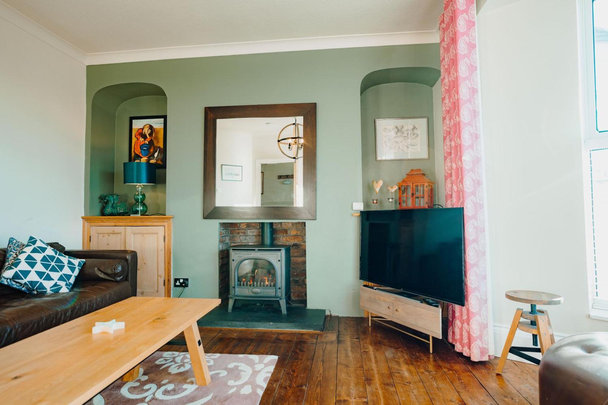 Holiday home No4 Queens Parade Close To South Tenby
